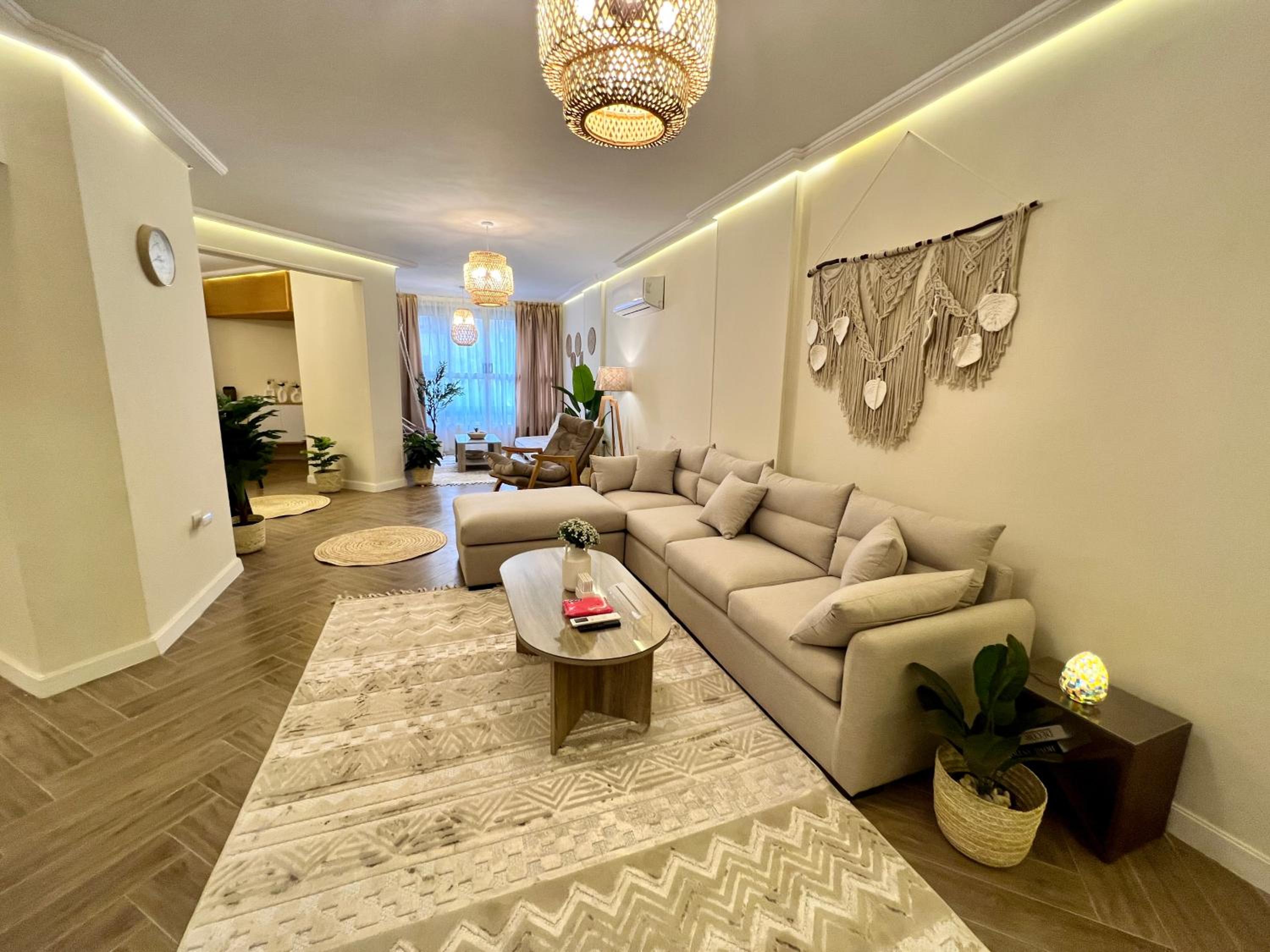 Boho 2BR Apartment with Garden View