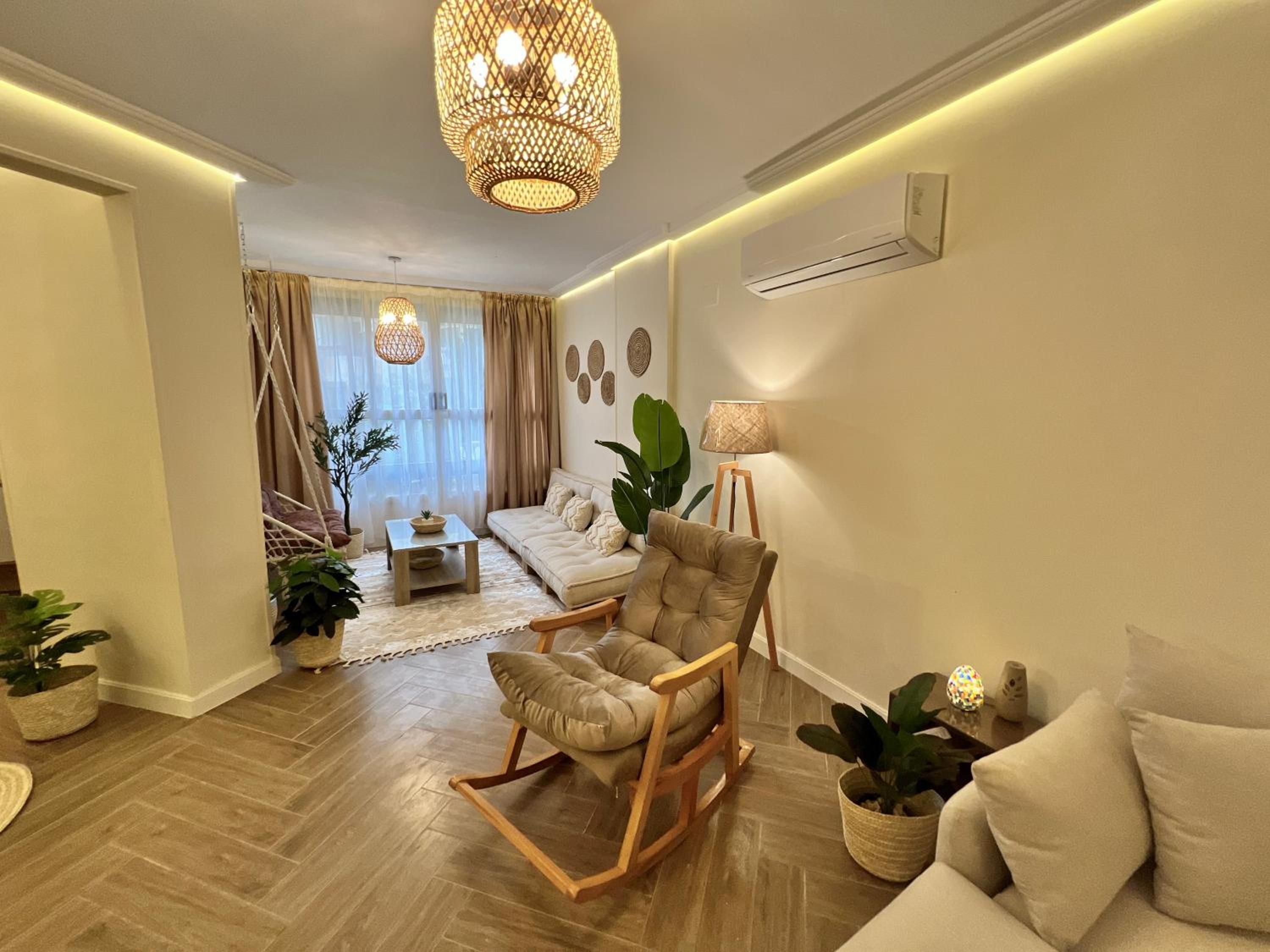 Boho 2BR Apartment with Garden View