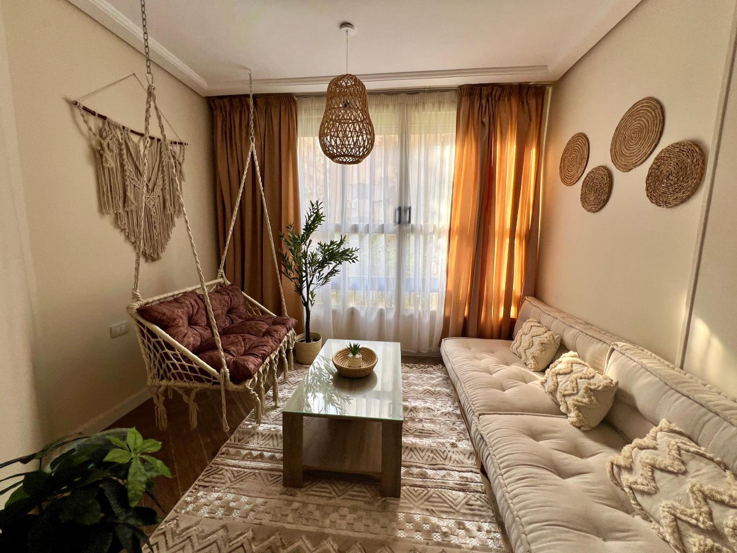 Boho 2BR Apartment with Garden View