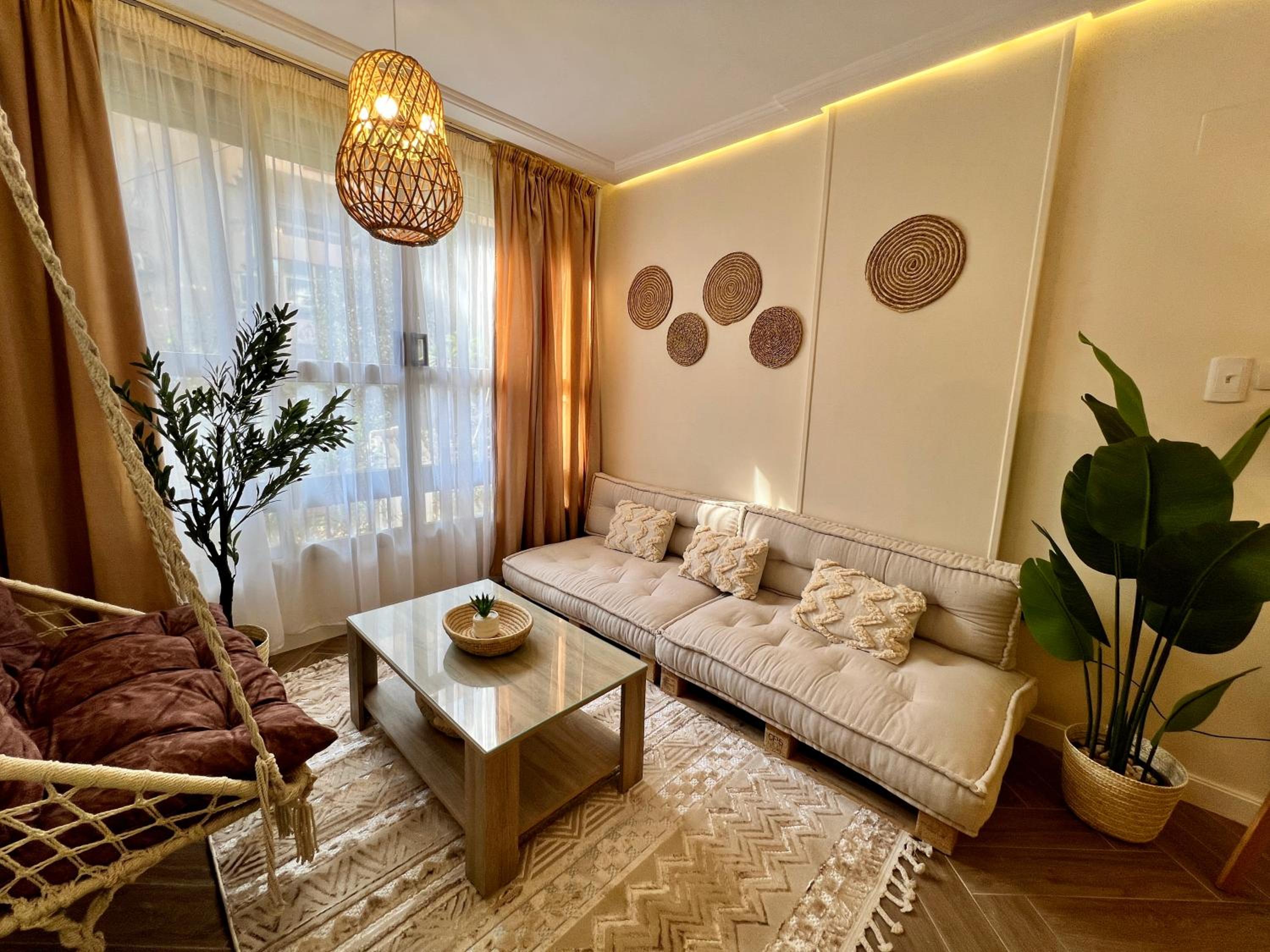 Boho 2BR Apartment with Garden View