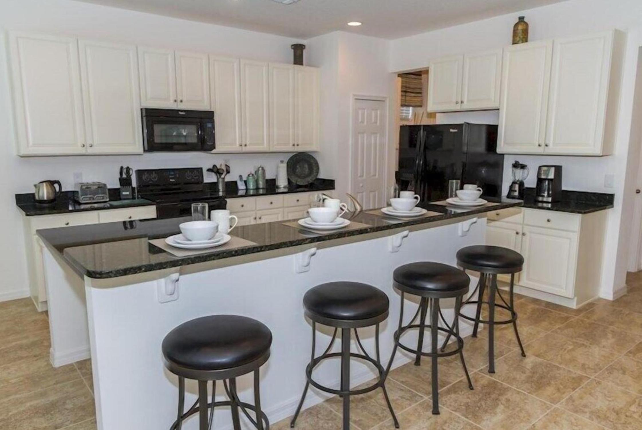 Luxurious 6 Bed Villa With South Facing Pool view 4