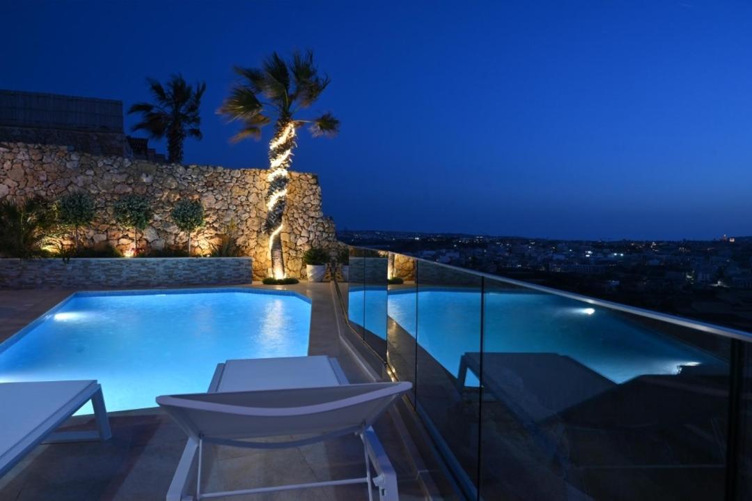 Ta' Nikola Farmhouse, Xaghra view 2