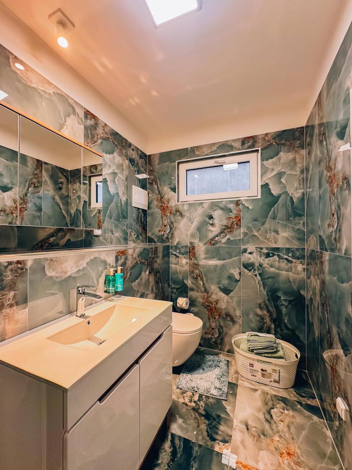 Airport Luxury Apartment & Spa Prague