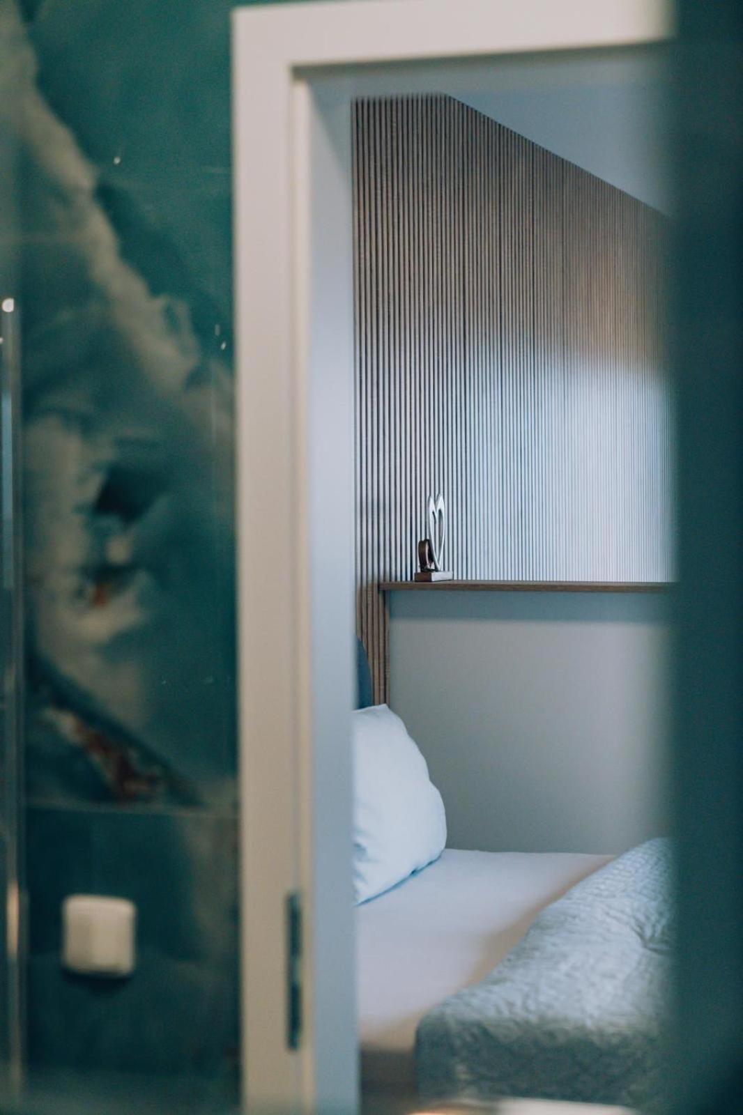 Airport Luxury Apartment & Spa Prague