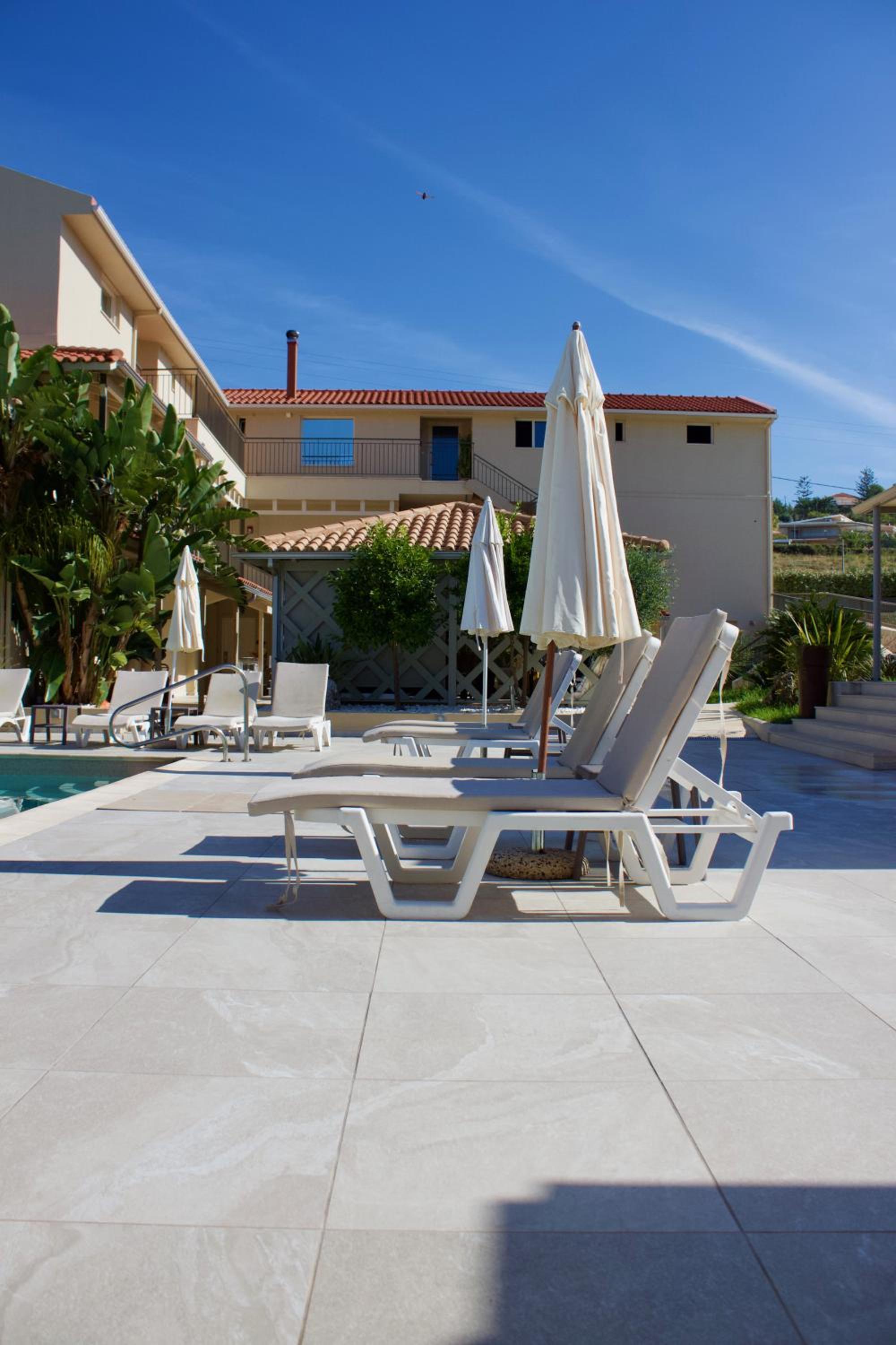 Makris Yialos Apartments