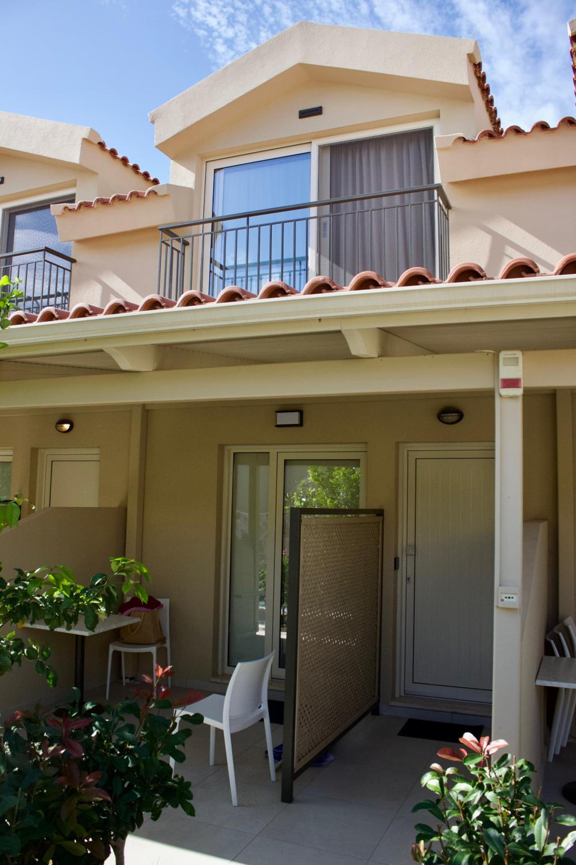 Makris Yialos Apartments