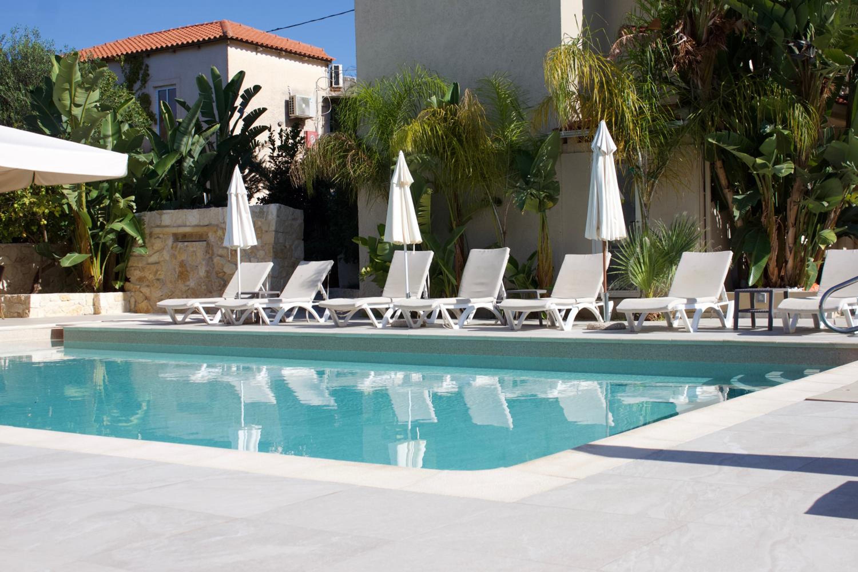 Makris Yialos Apartments