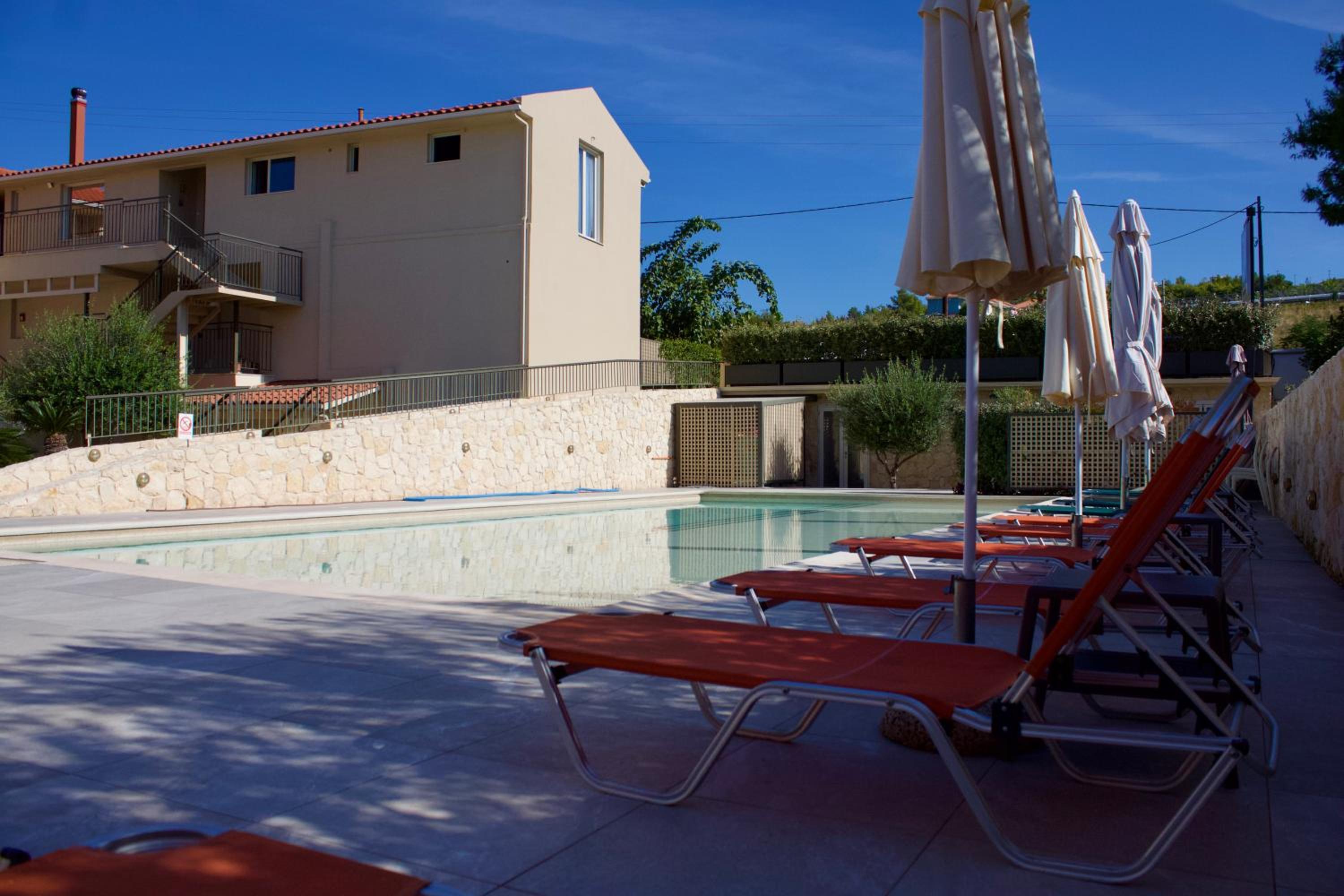 Makris Yialos Apartments