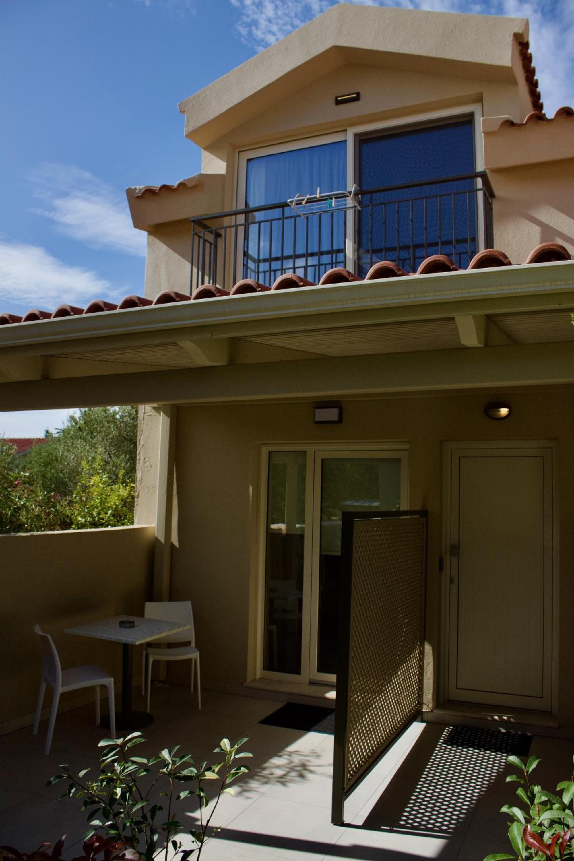 Makris Yialos Apartments