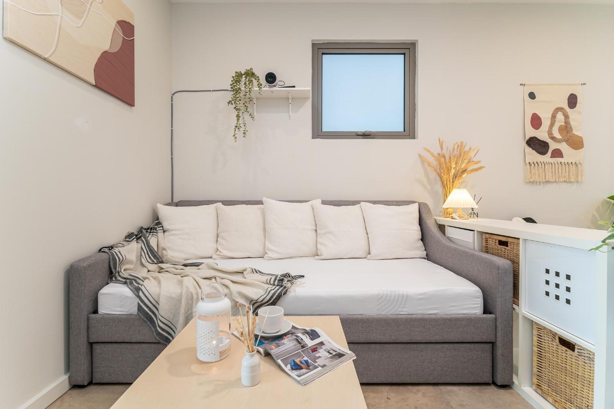 Bukit Bintang Scandi Muji Style 3min to Pavilion TRX 6pax