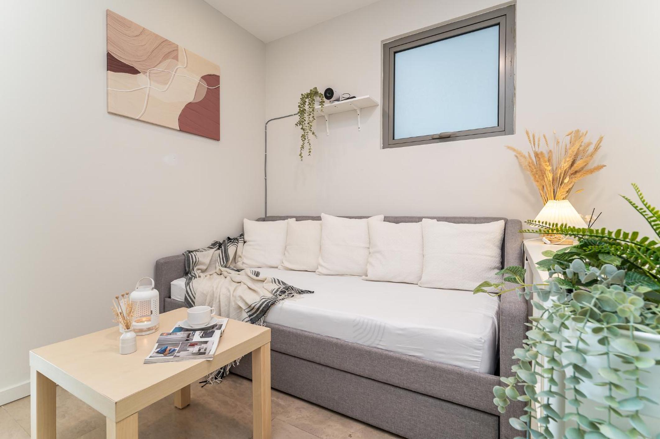 Bukit Bintang Scandi Muji Style 3min to Pavilion TRX 6pax