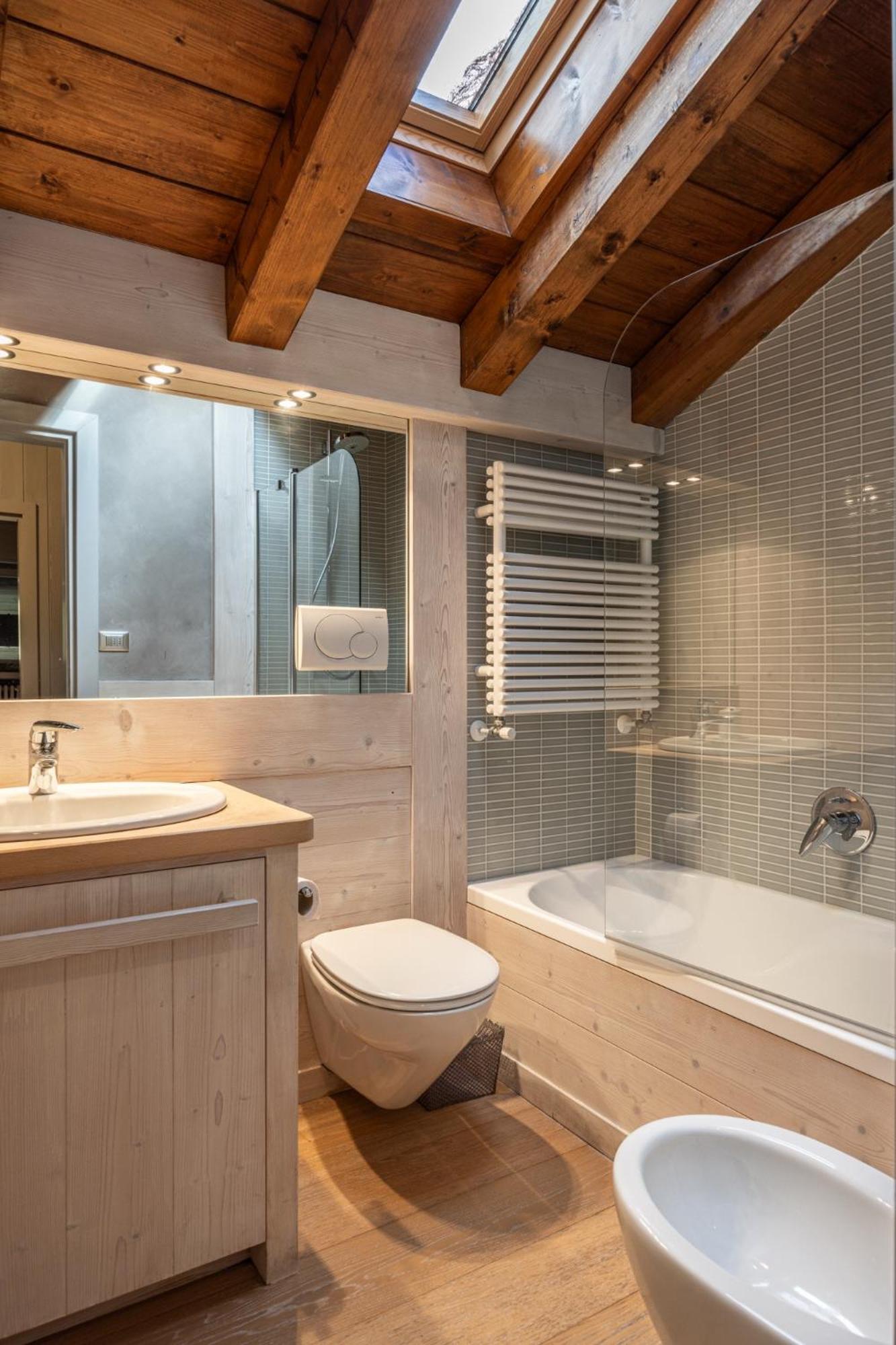 Casa Funivia, immersa nel verde e vicina al centro di Cortina view 3