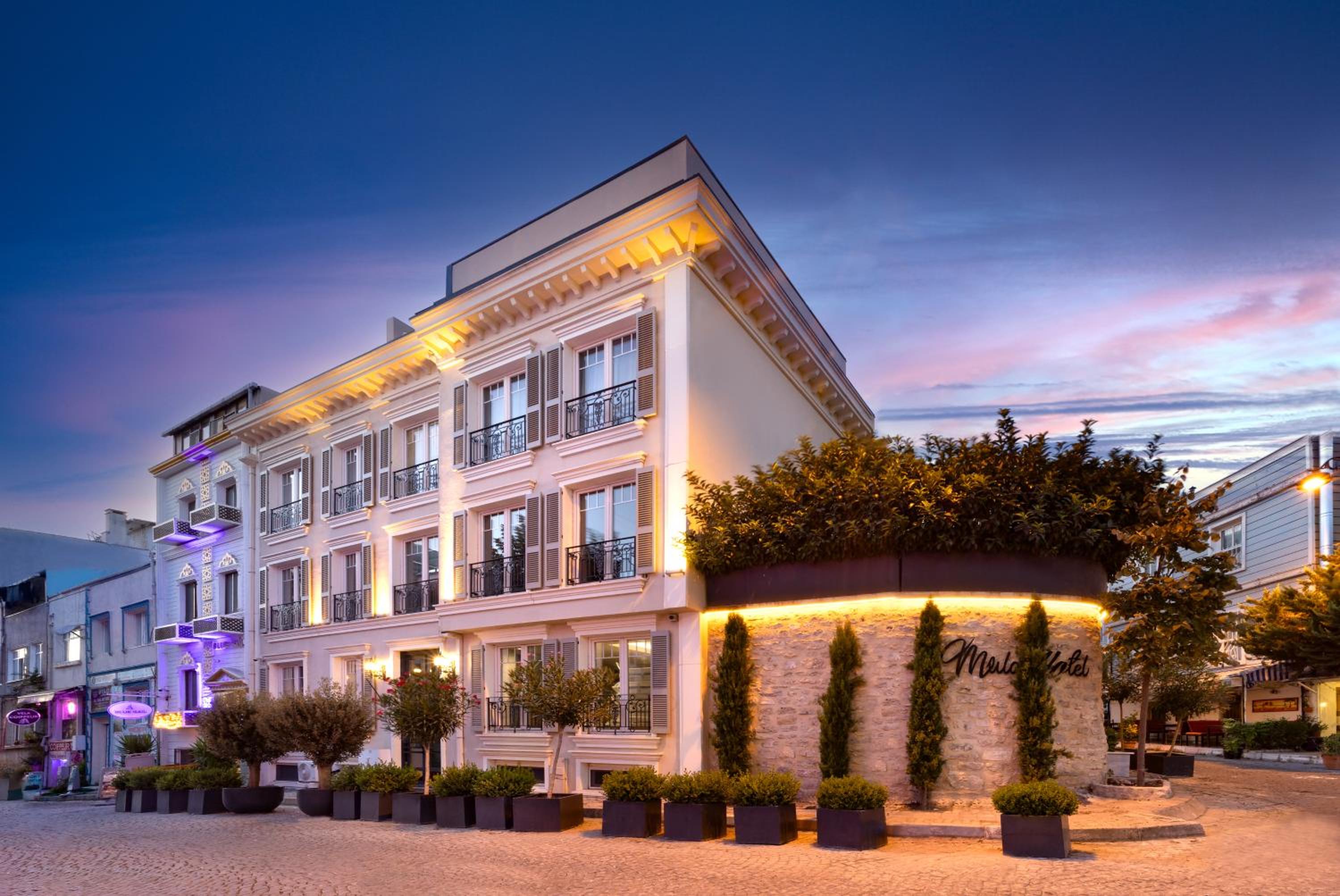 Hotel Me Hotel - Image 1