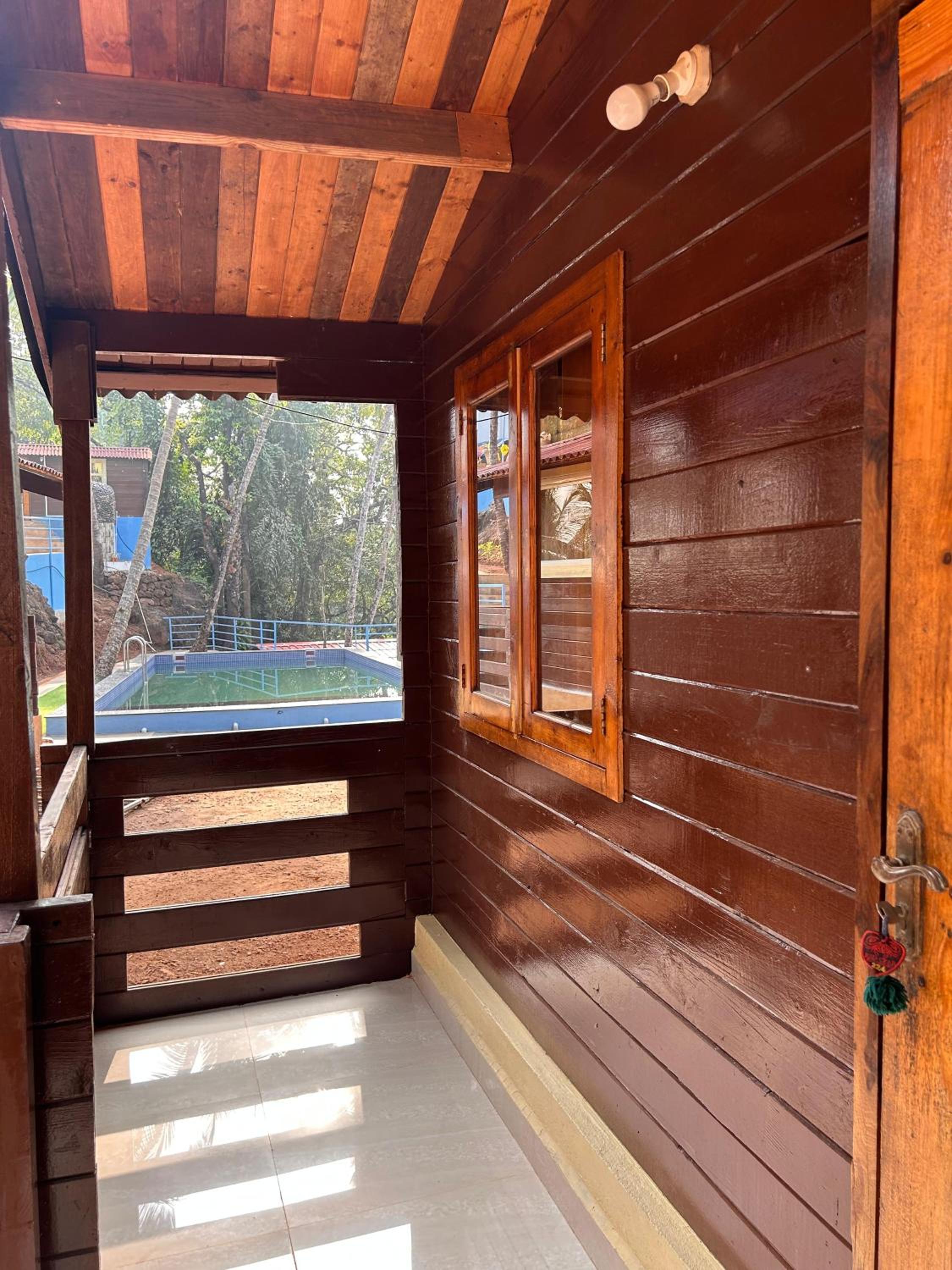 Mountain Breeze Wooden Cottages
