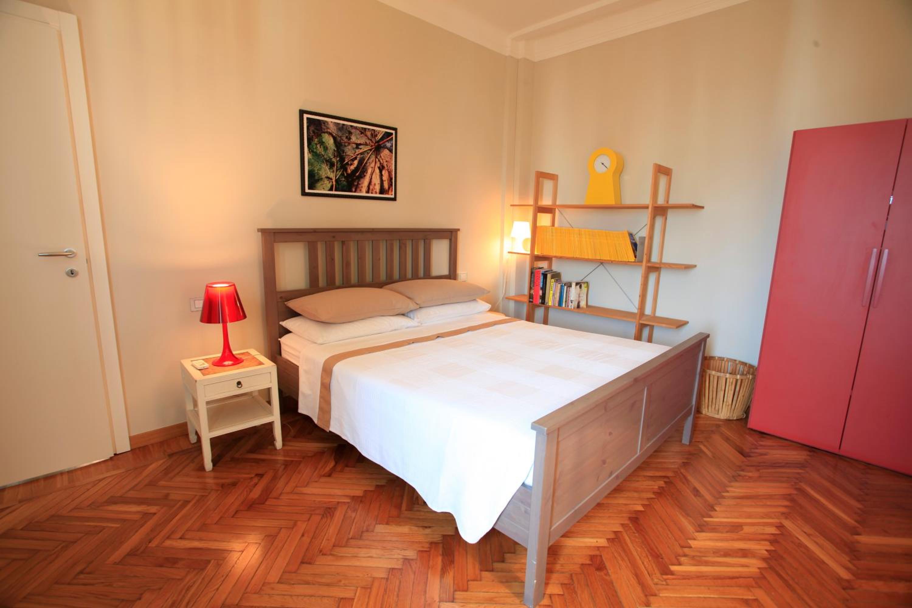 Comfy and Quiet, Great Location