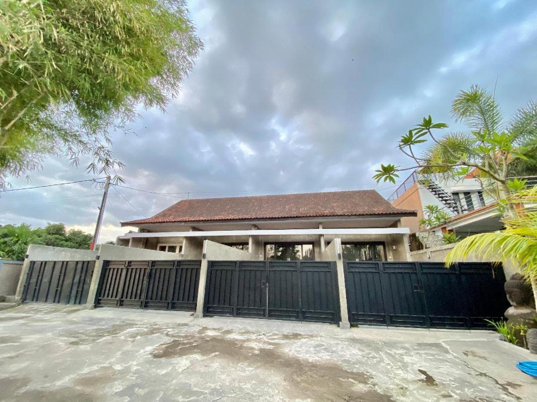 Keramas temuku family Guest house view 4