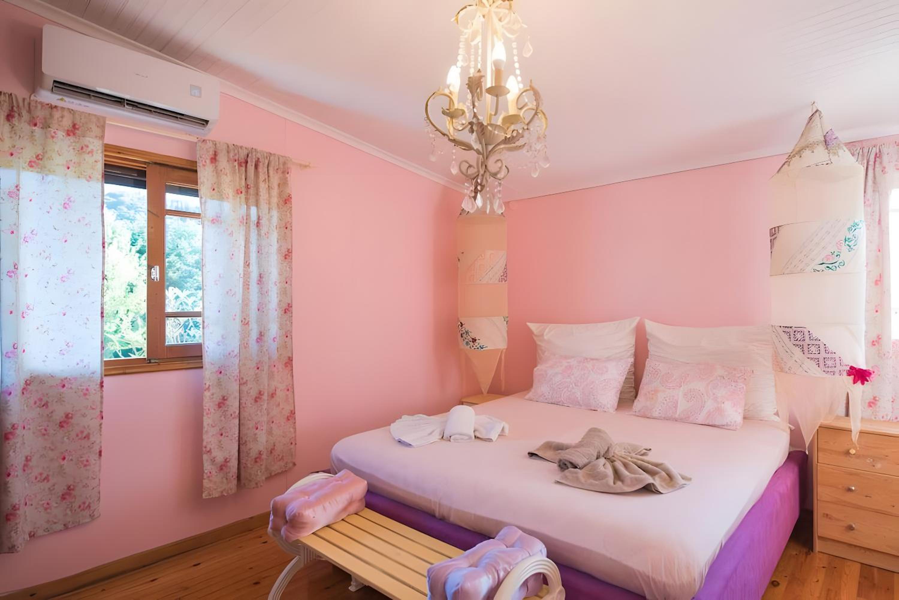 Lefkadas Bohemian Cottage