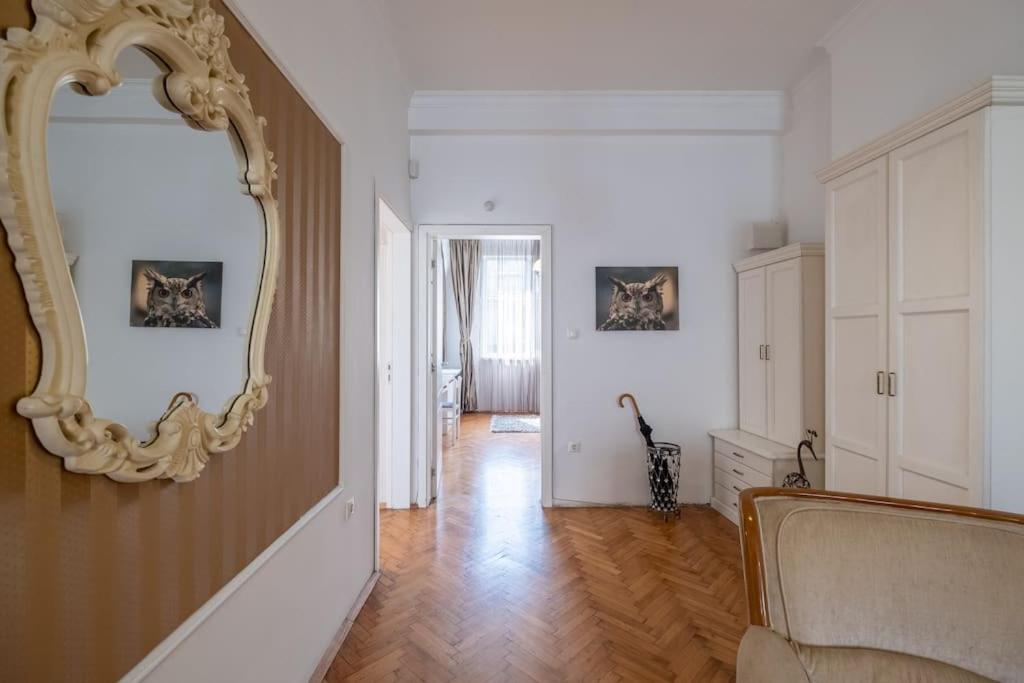Aristocratic Elegant 2 BDRM spacious home TOP CENTER