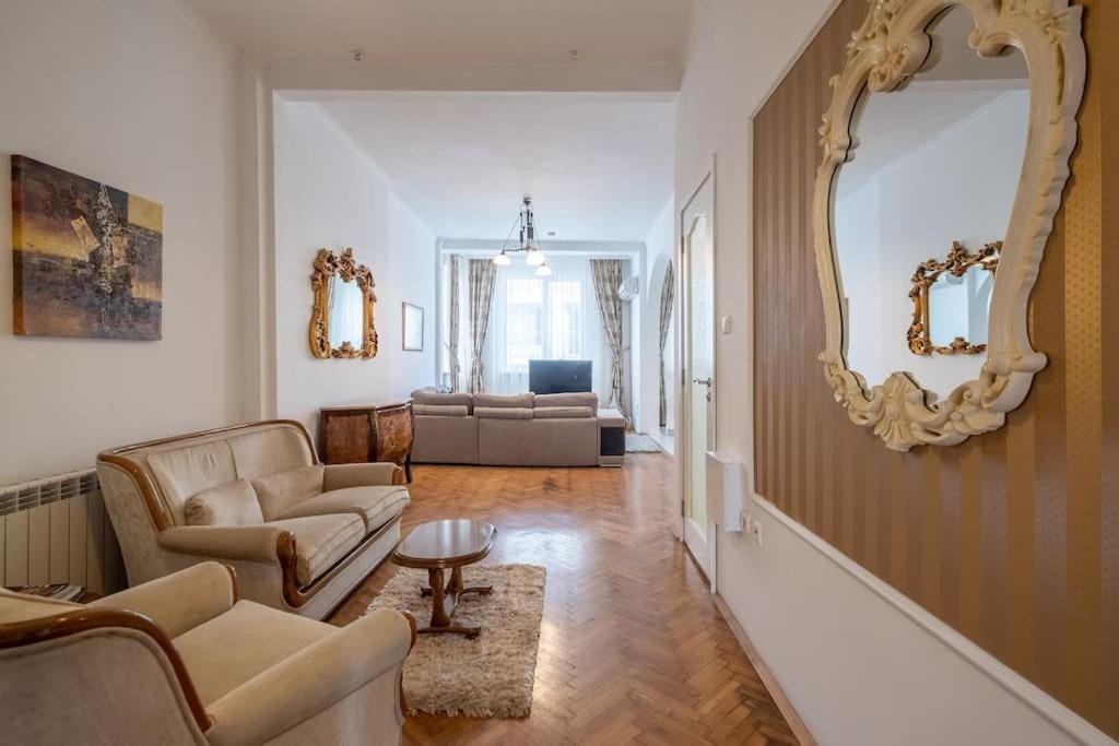 Aristocratic Elegant 2 BDRM spacious home TOP CENTER