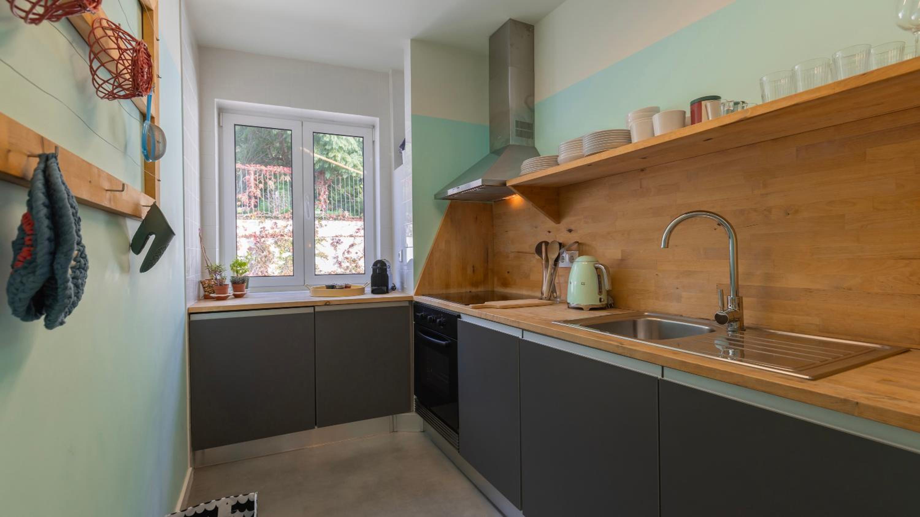 Vintage with Castle View Apartment by LovelyStay view 3