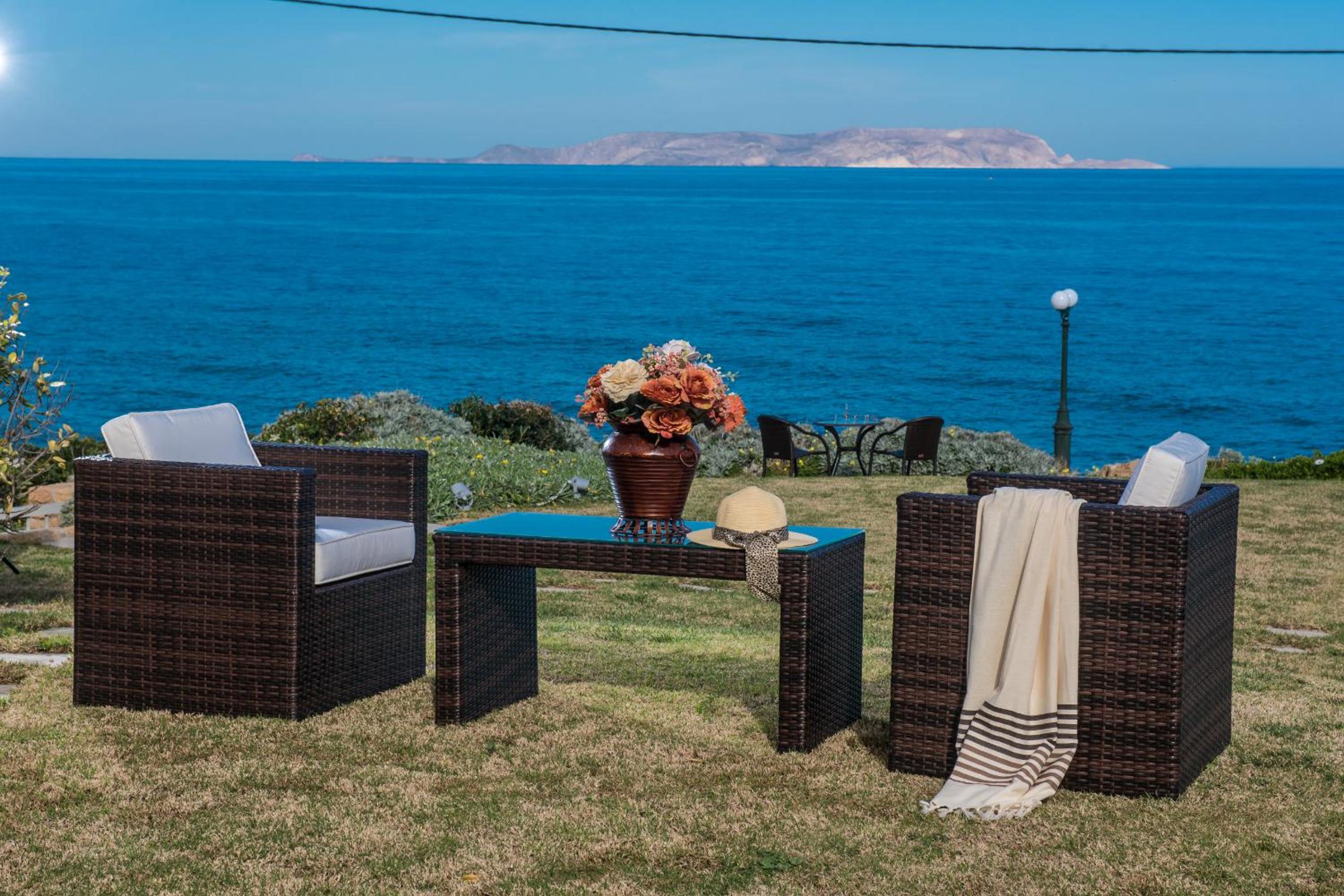 Aphrodite beachfront villa - on the Waves