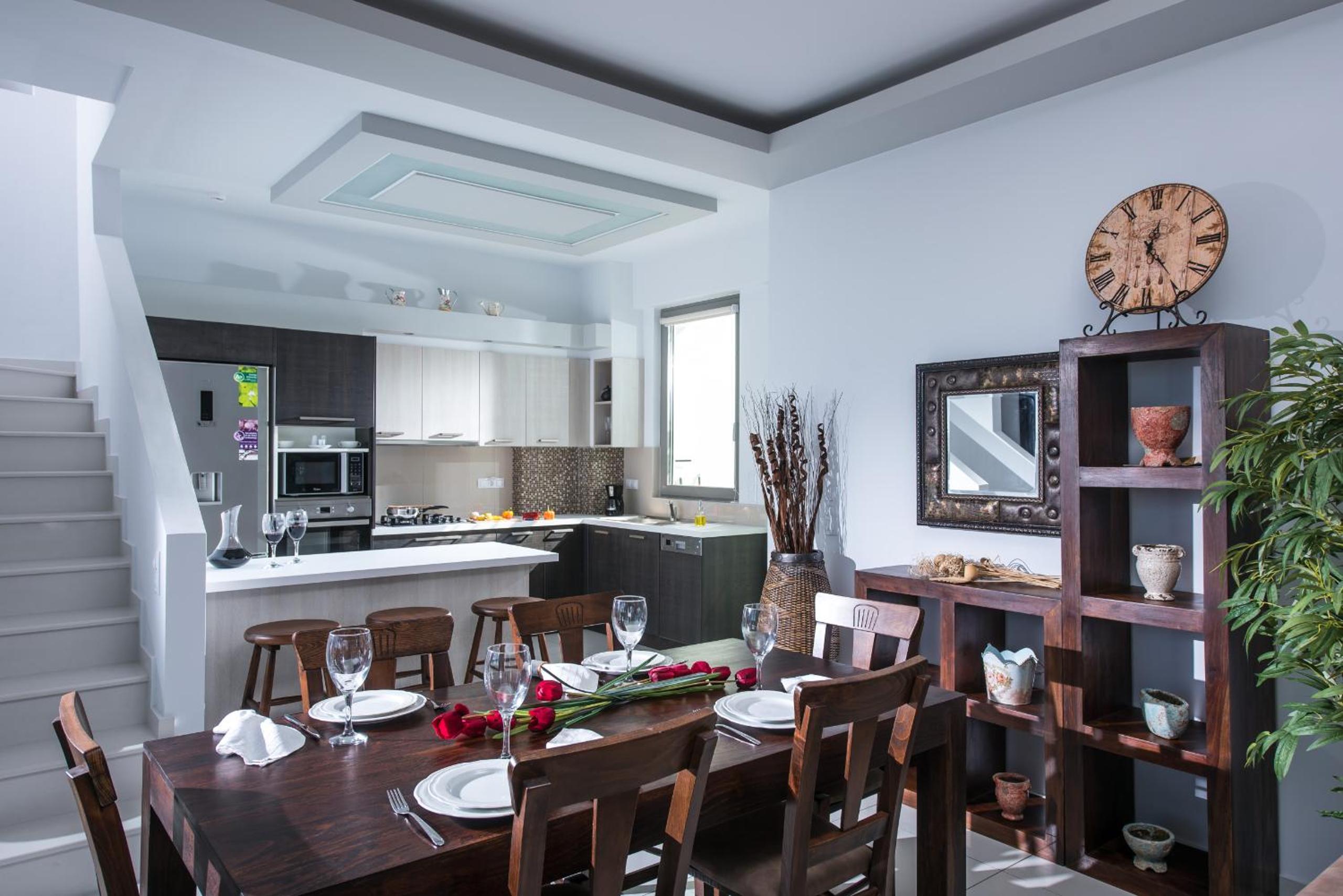 Aphrodite beachfront villa - on the Waves