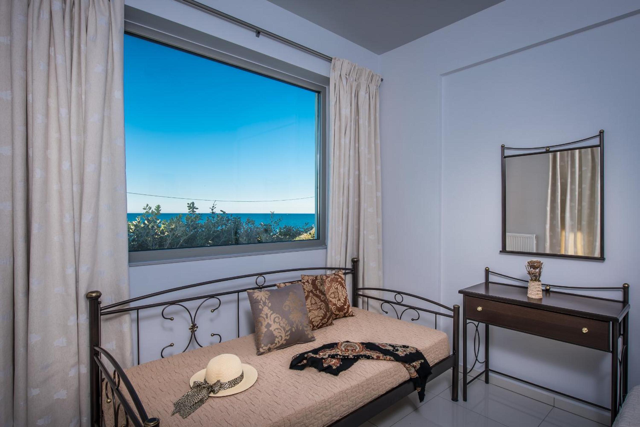 Aphrodite beachfront villa - on the Waves