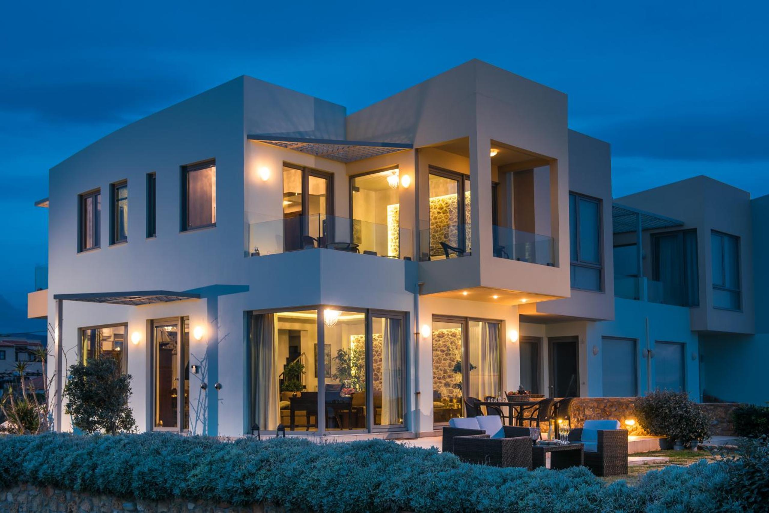 Artemis beachfront villa - on the Waves