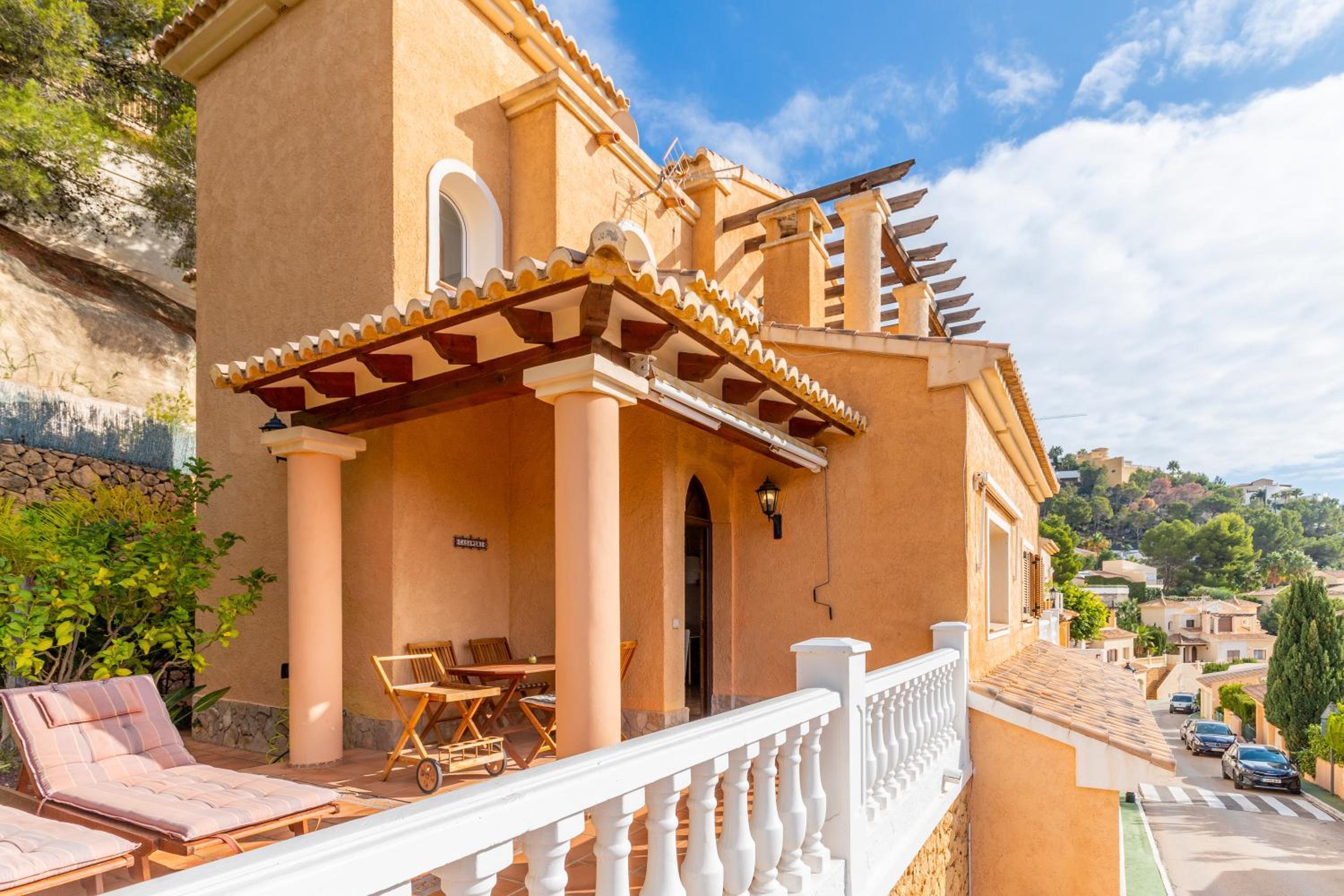 Blue Emi Altea Hills
