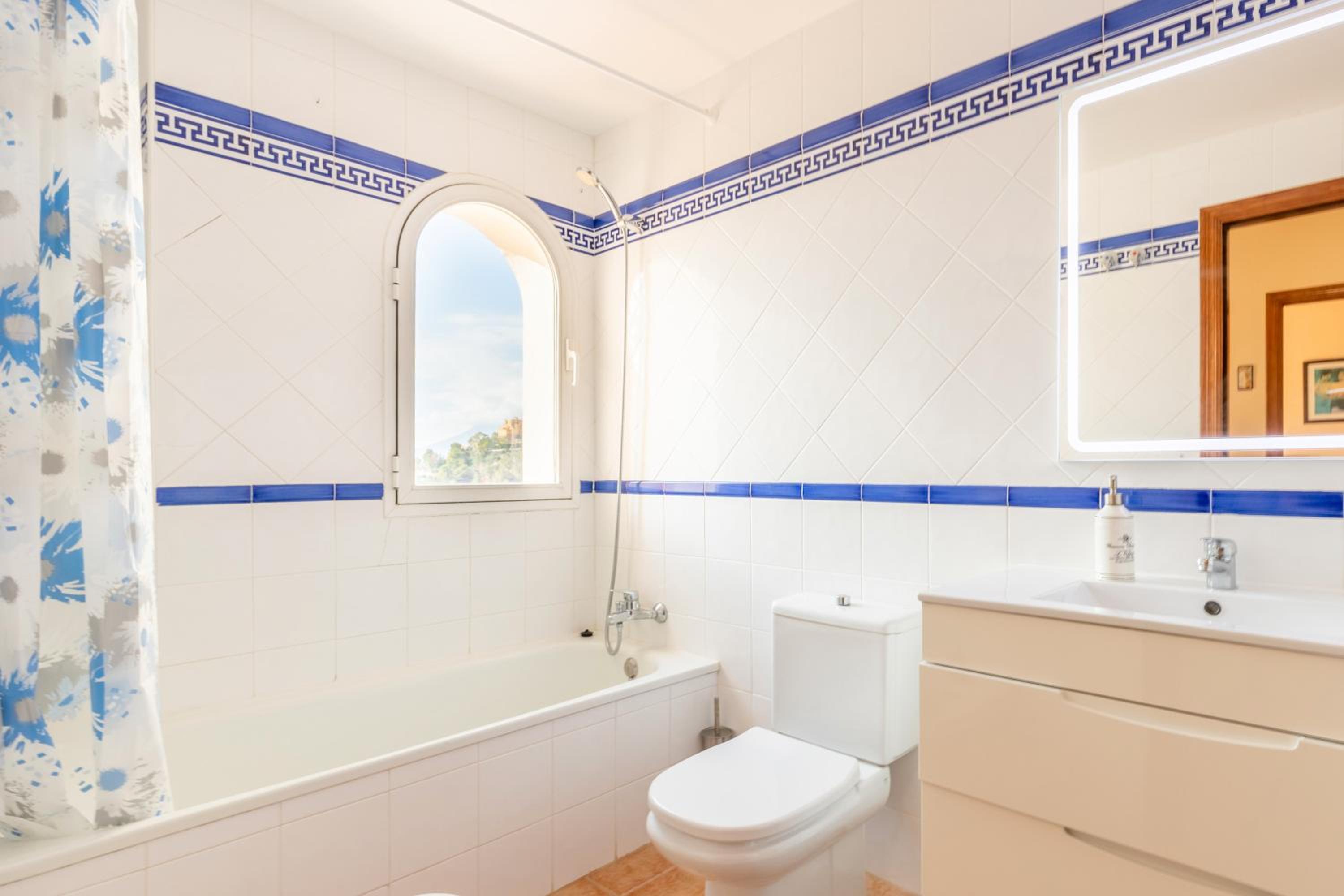 Blue Emi Altea Hills