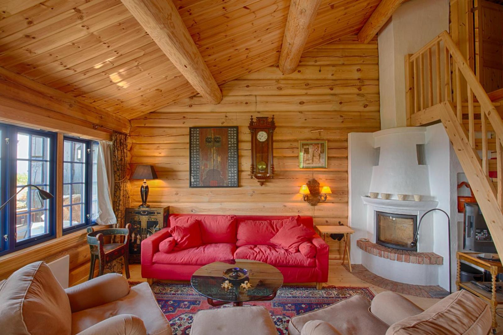 Mountain Escape With Modern Amenities