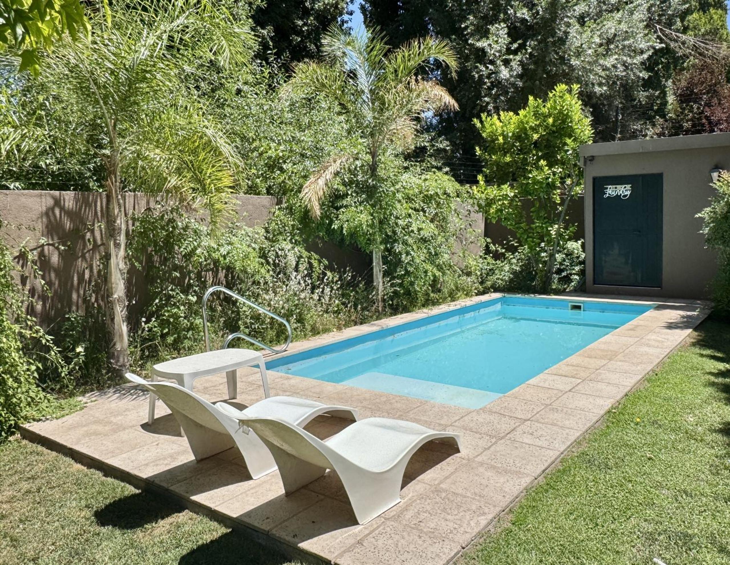 Casa Miss Mary, con piscina en Chacras de Coria!
