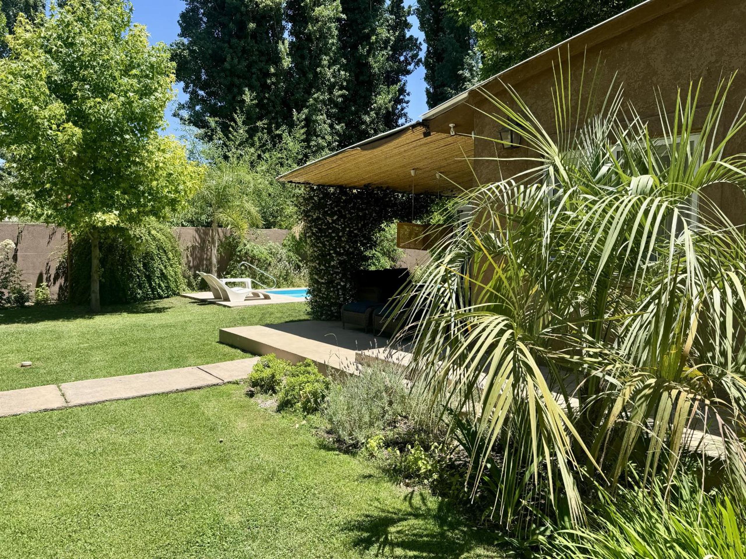 Casa Miss Mary, con piscina en Chacras de Coria!