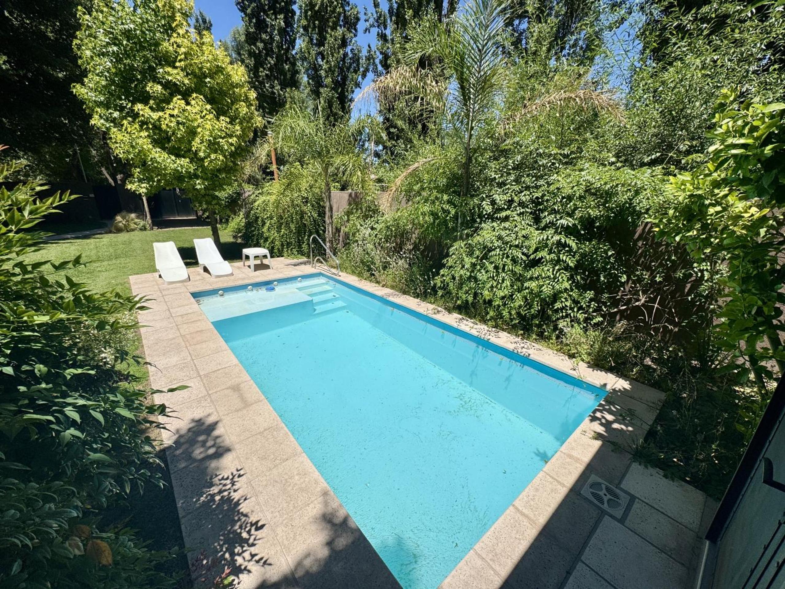 Casa Miss Mary, con piscina en Chacras de Coria!