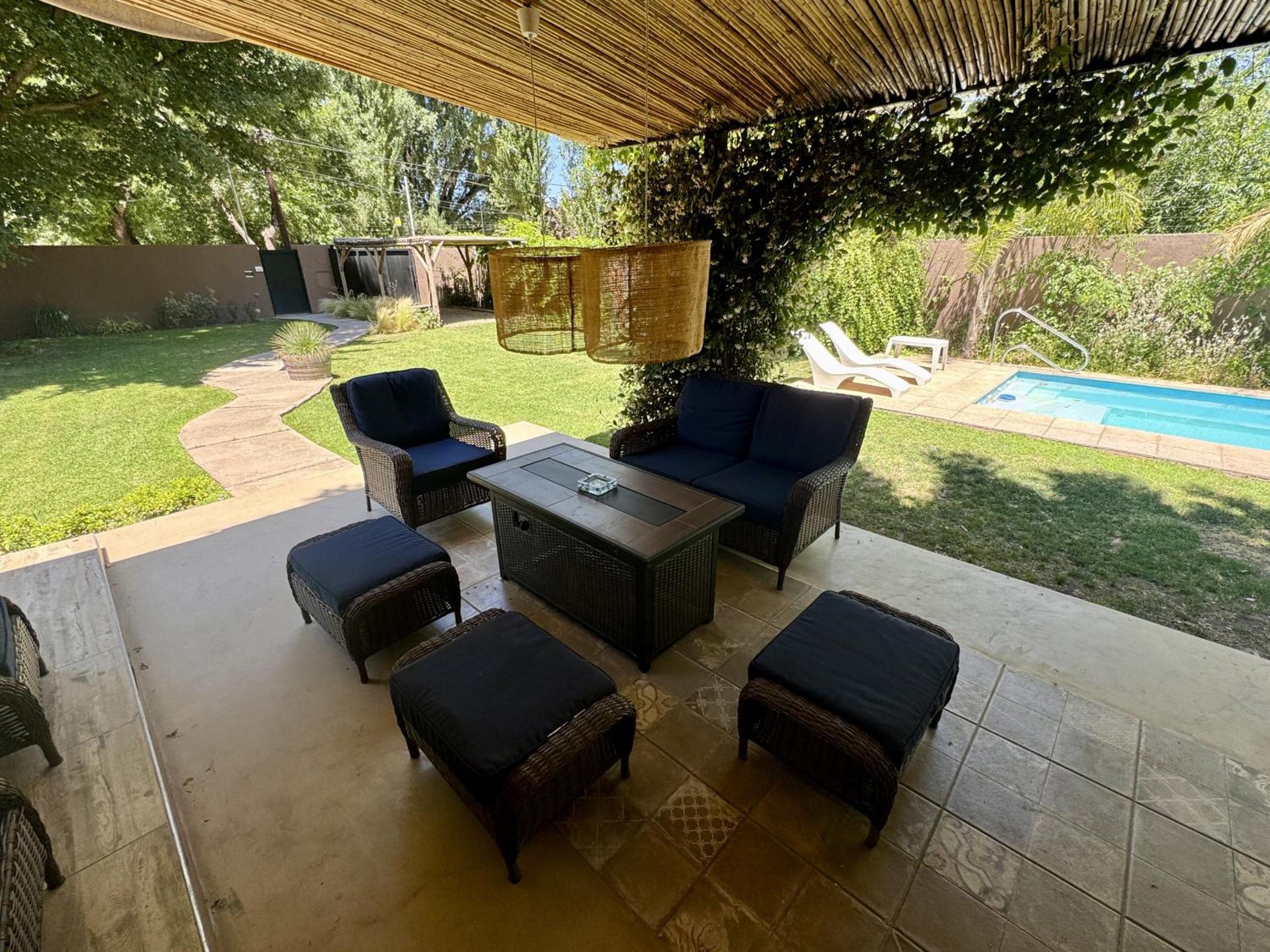 Casa Miss Mary, con piscina en Chacras de Coria!