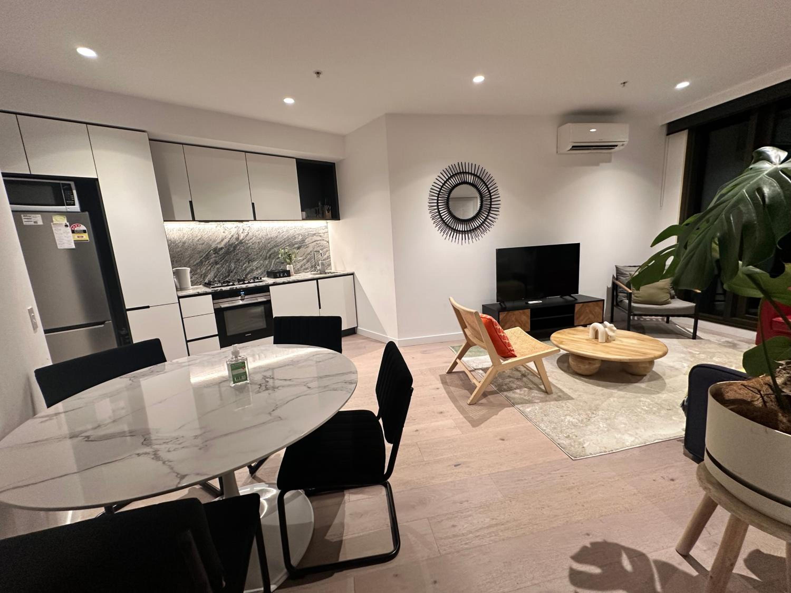 The West Horizon Executive Residence REL841