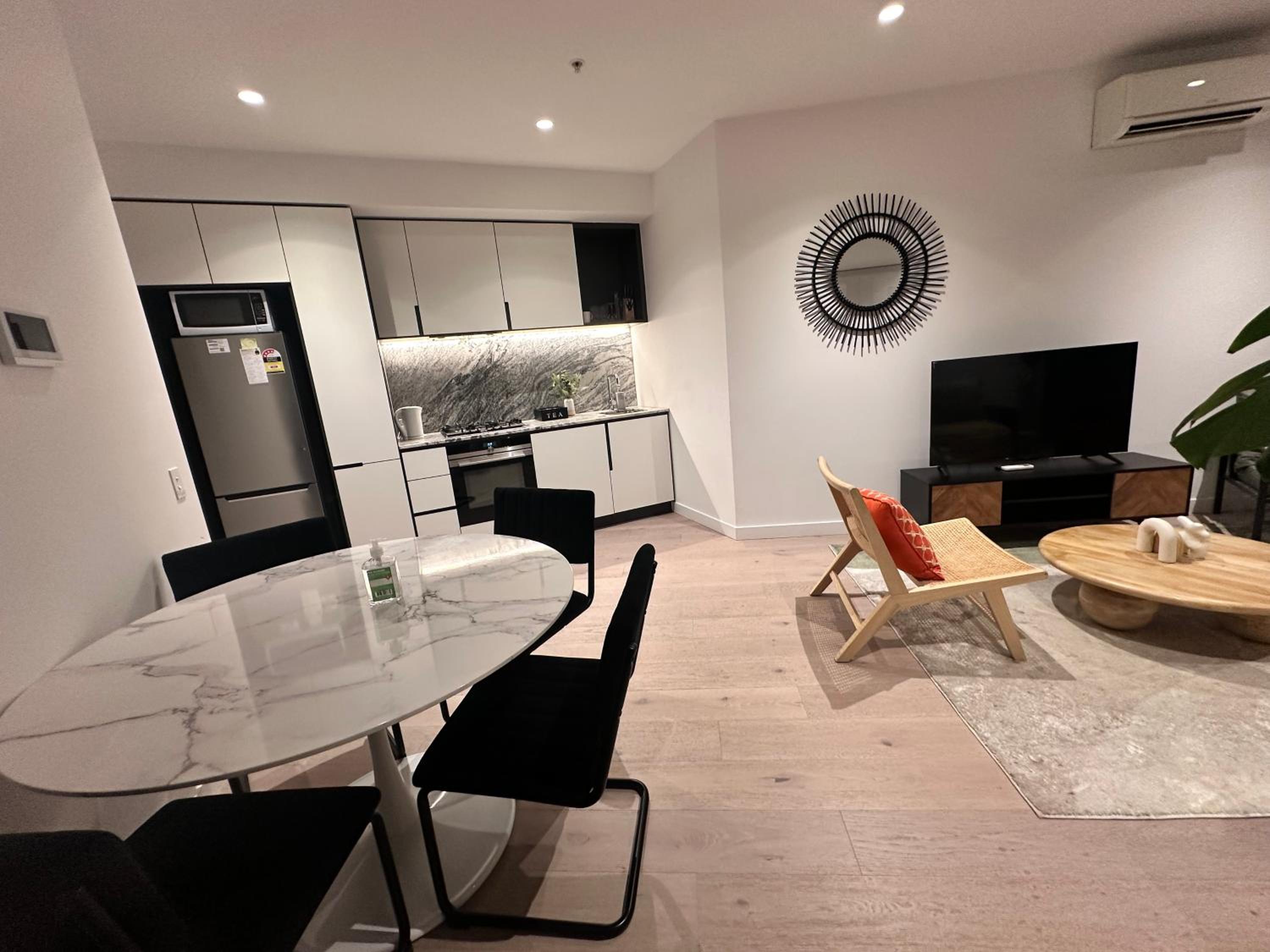 The West Horizon Executive Residence REL841