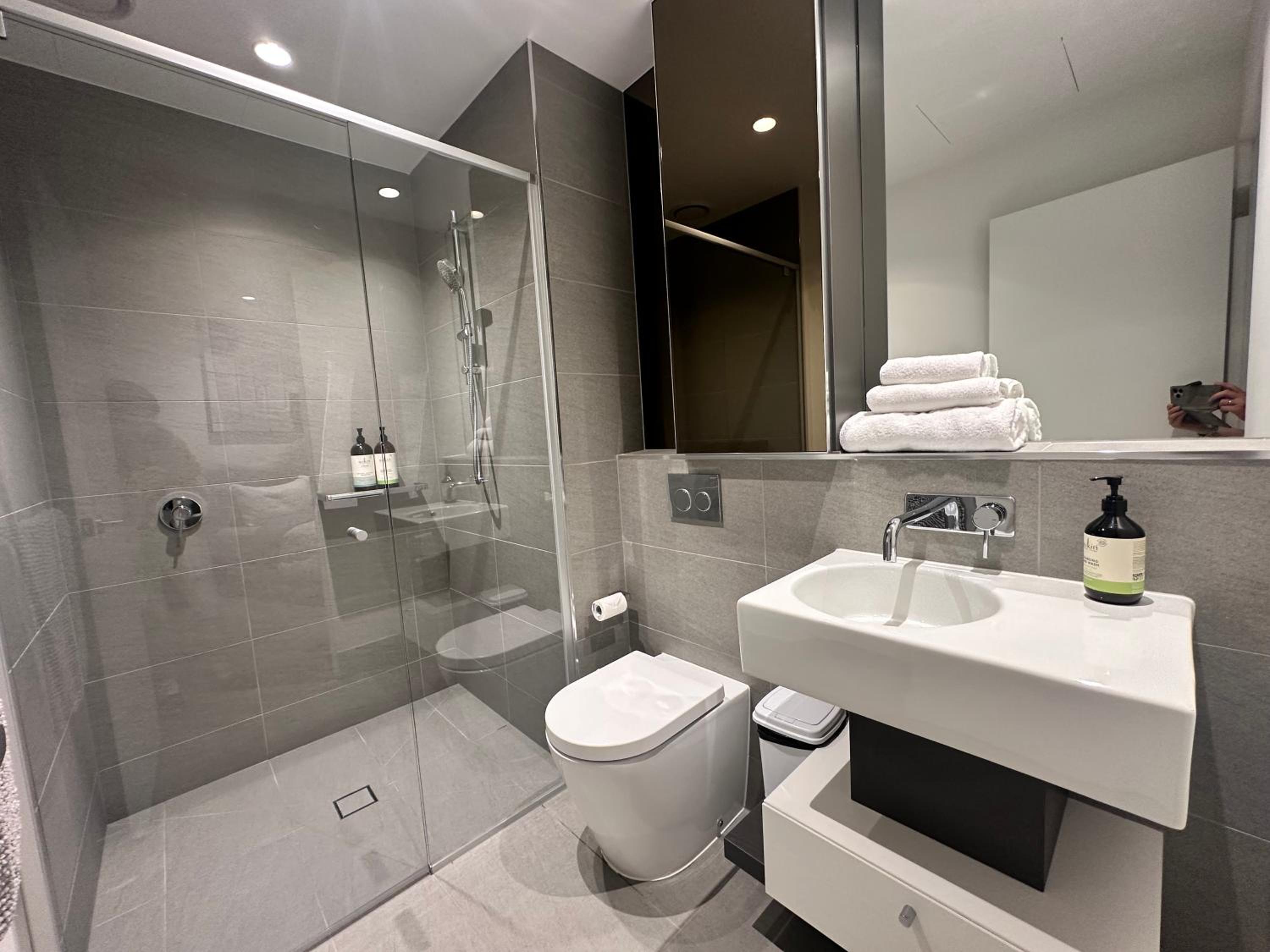 The West Horizon Executive Residence REL841