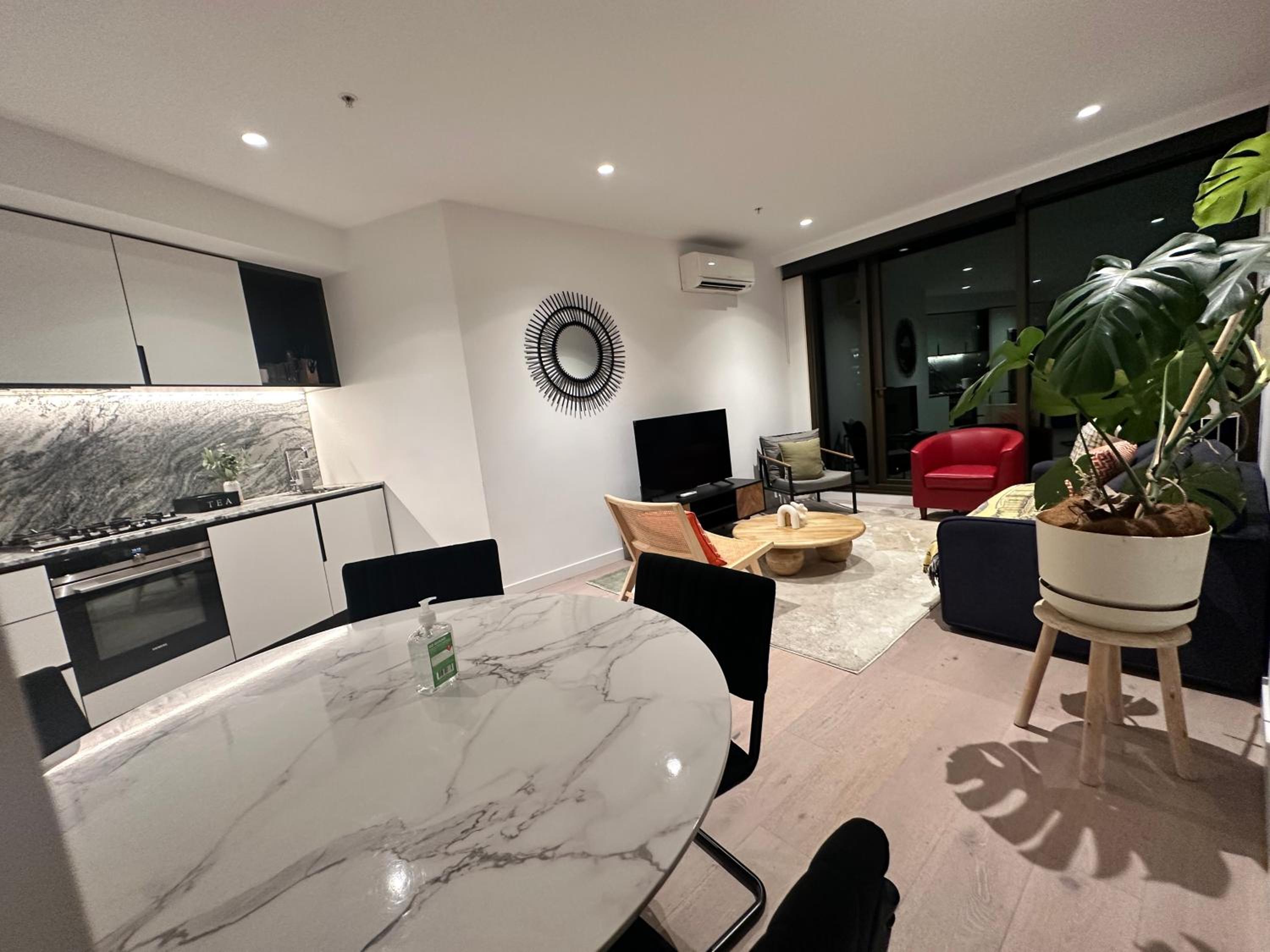 The West Horizon Executive Residence REL841