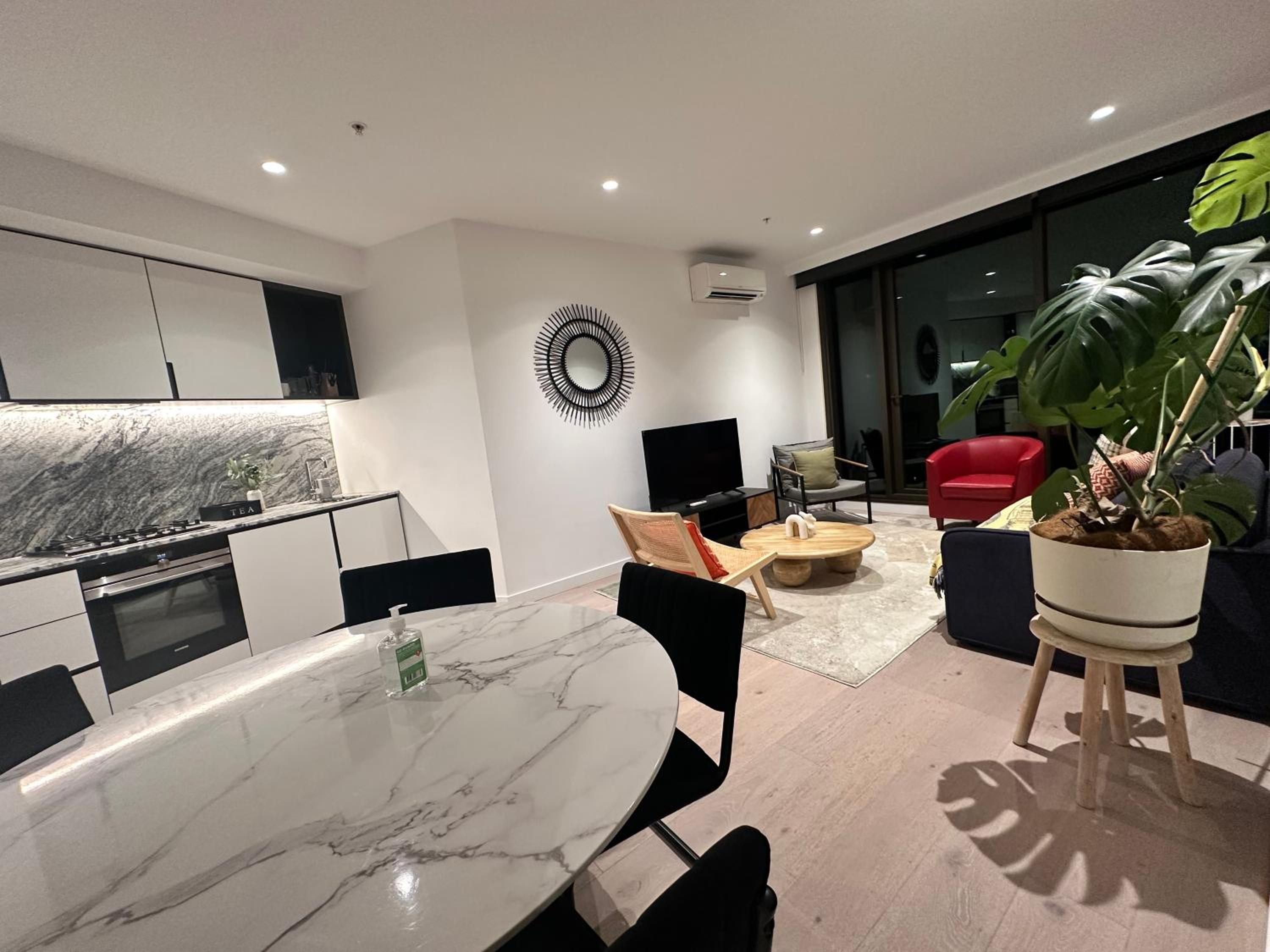 The West Horizon Executive Residence REL841