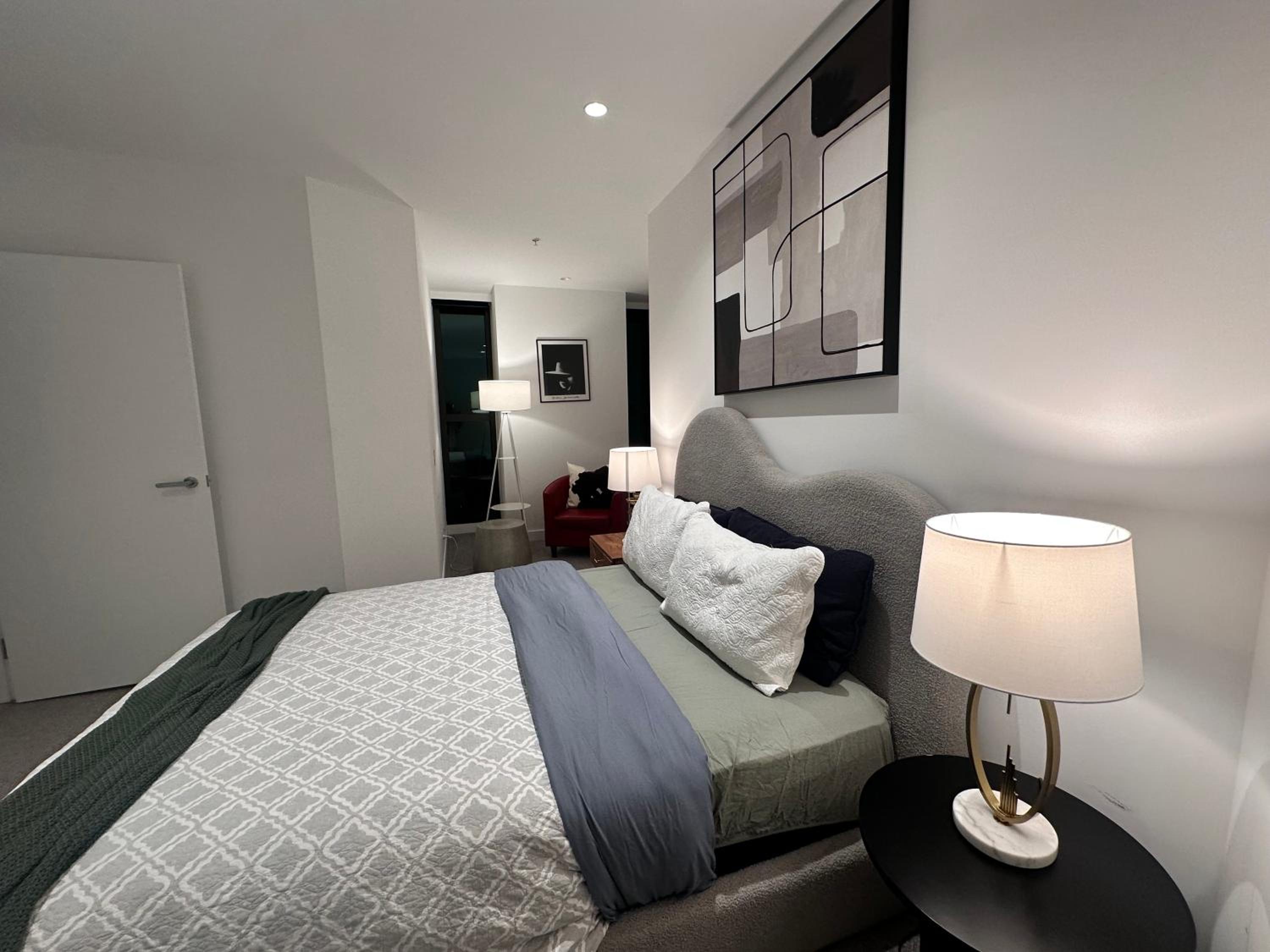 The West Horizon Executive Residence REL841