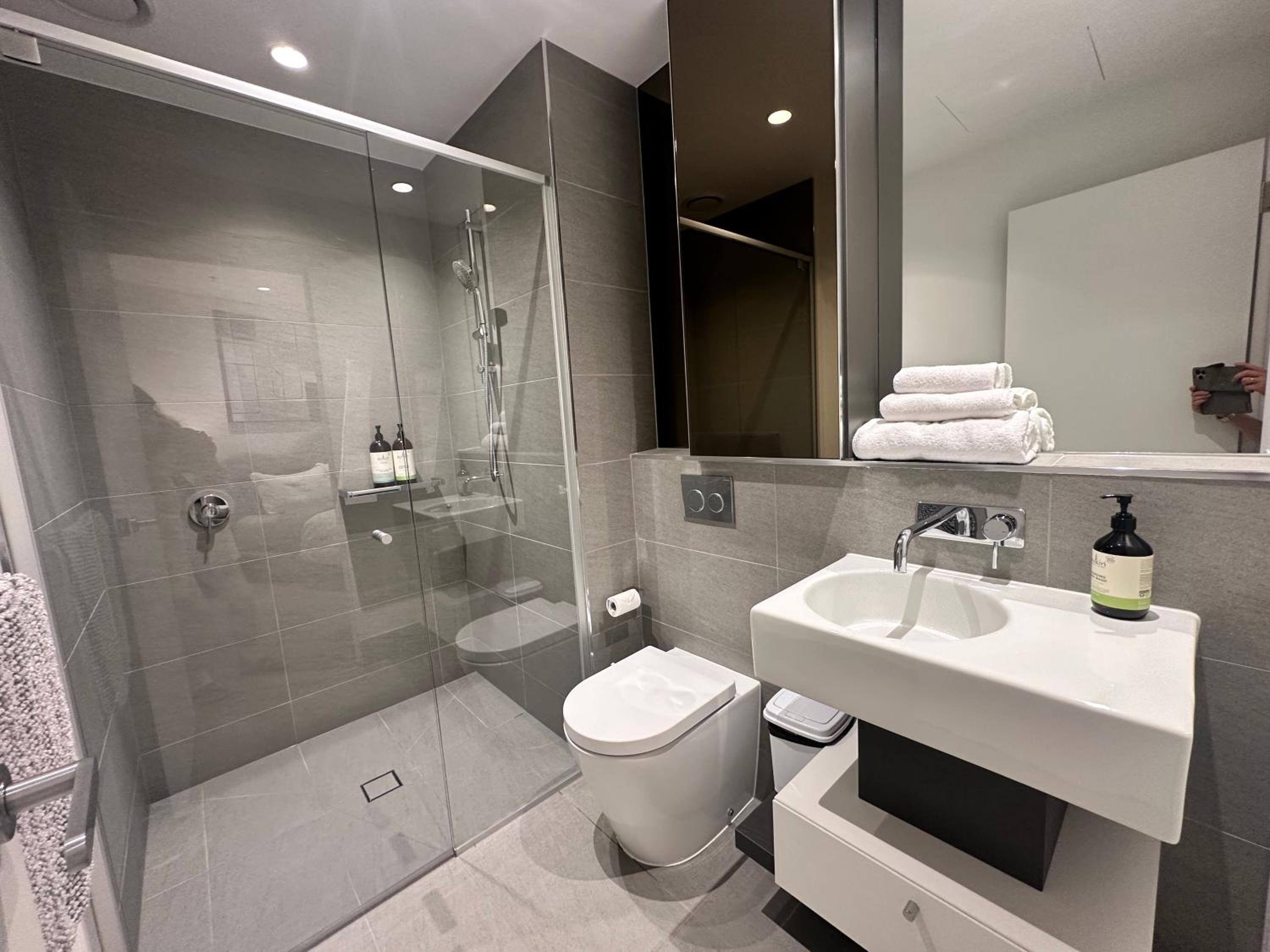 The West Horizon Executive Residence REL841