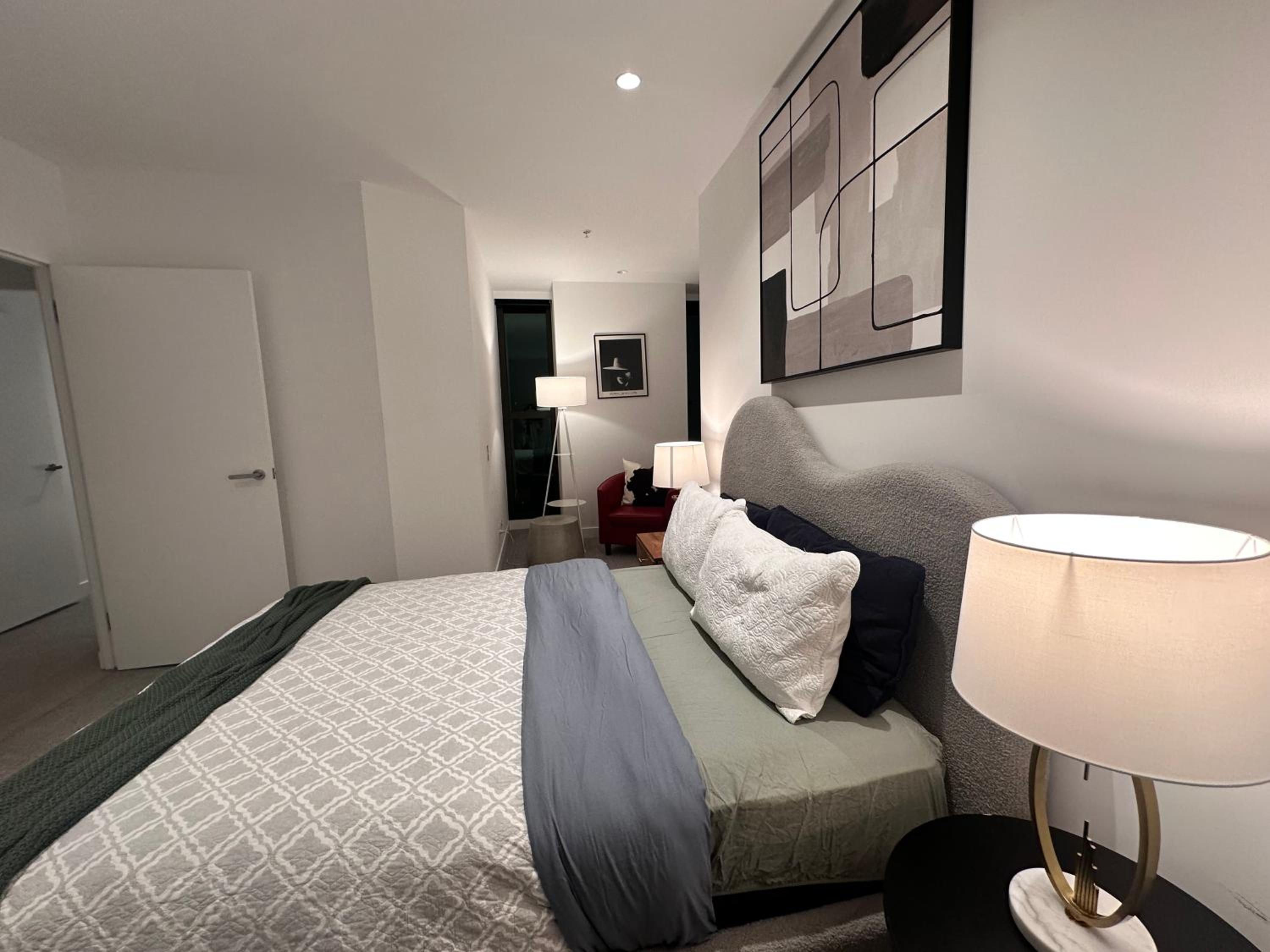 The West Horizon Executive Residence REL841