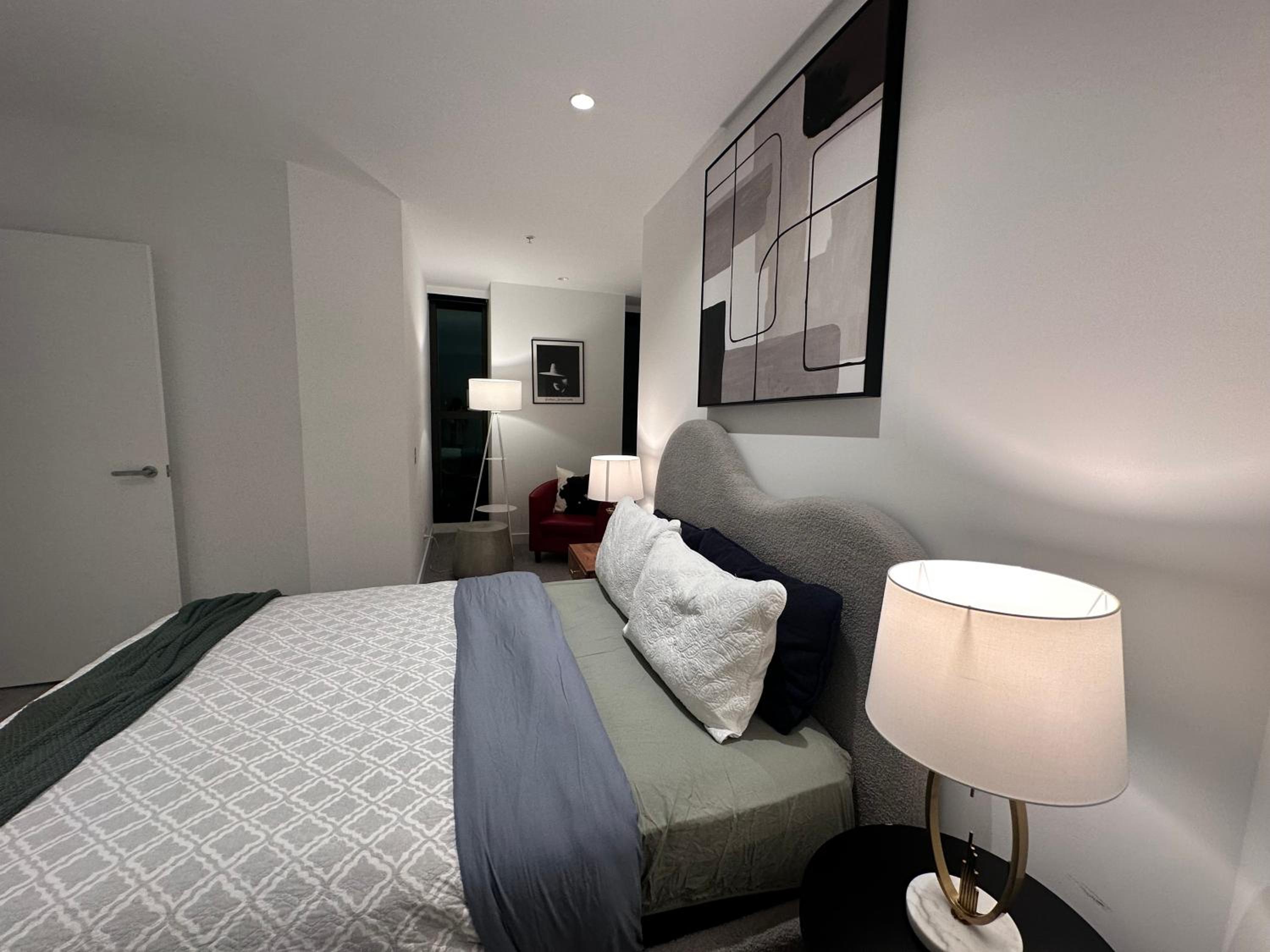 The West Horizon Executive Residence REL841