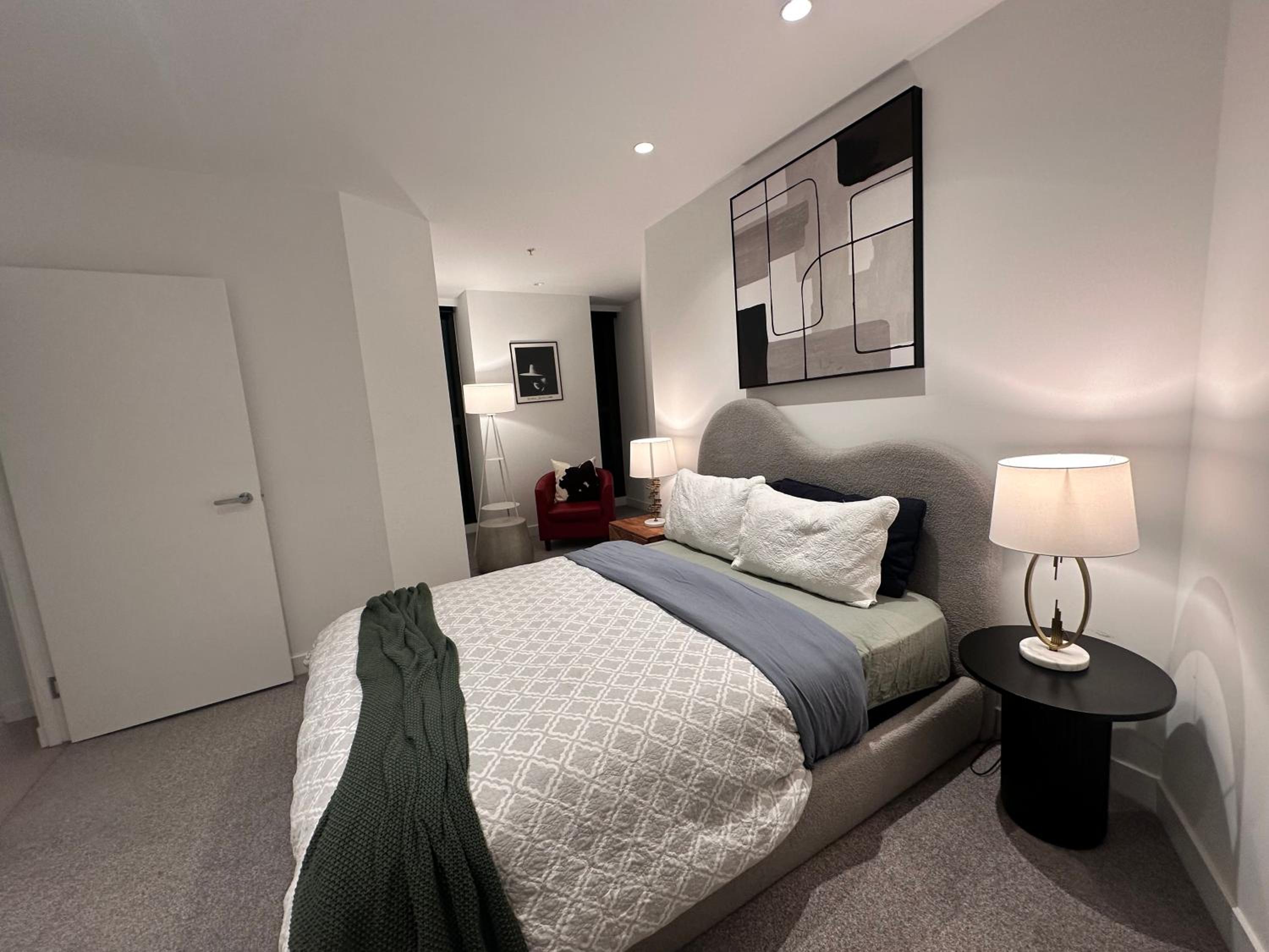 The West Horizon Executive Residence REL841