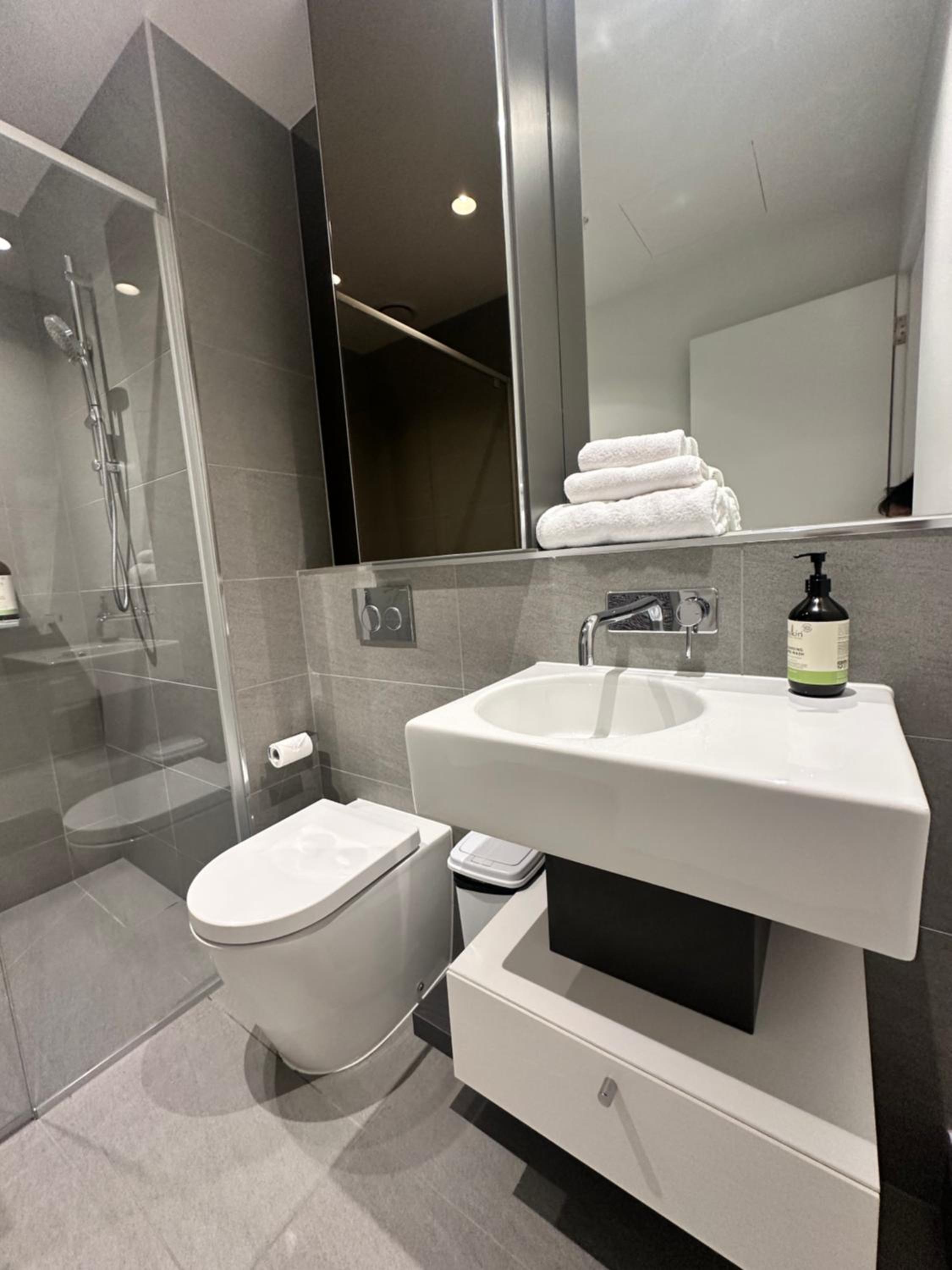 The West Horizon Executive Residence REL841