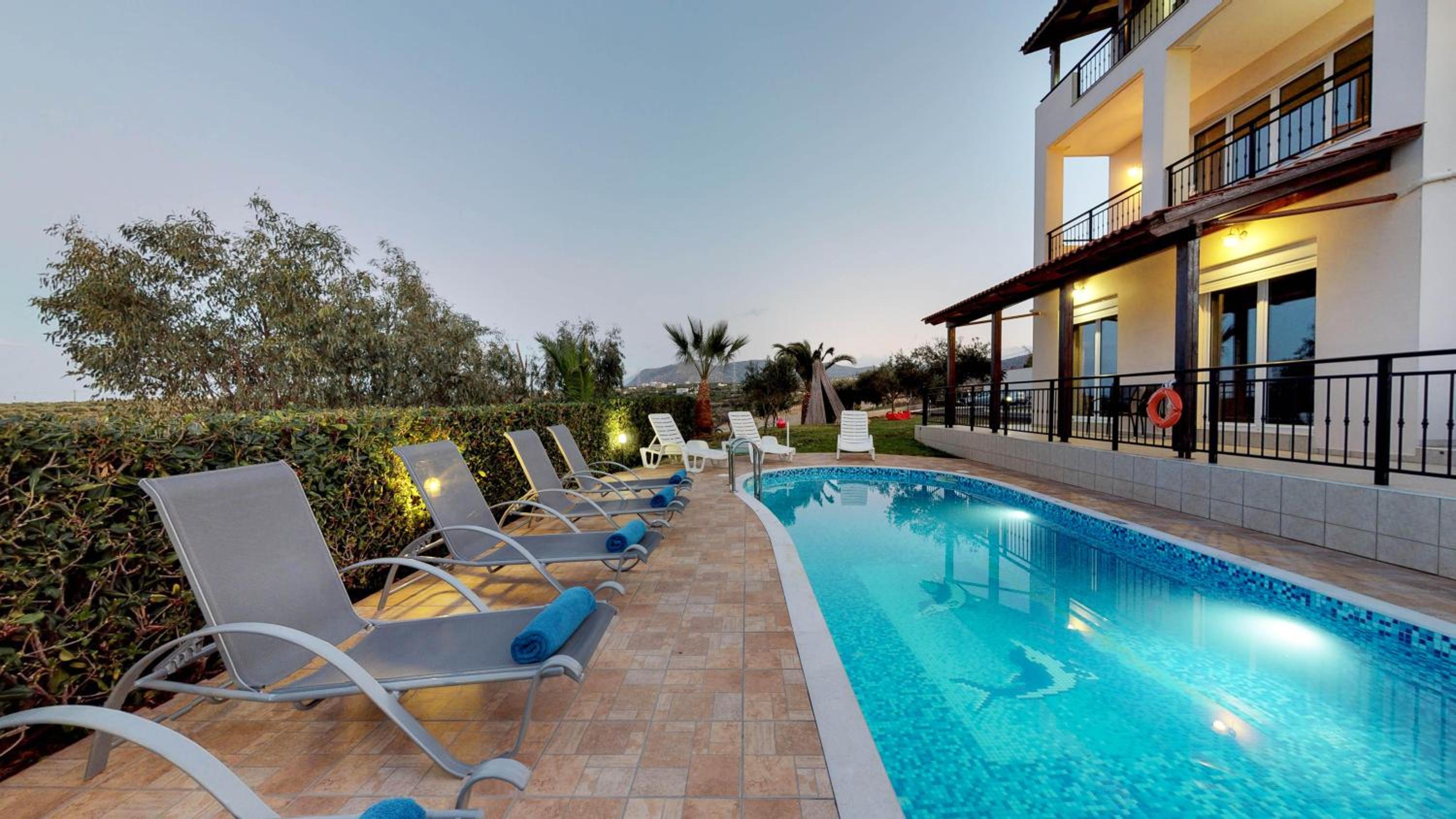 Villa Angelika two-storey house with pool for 7