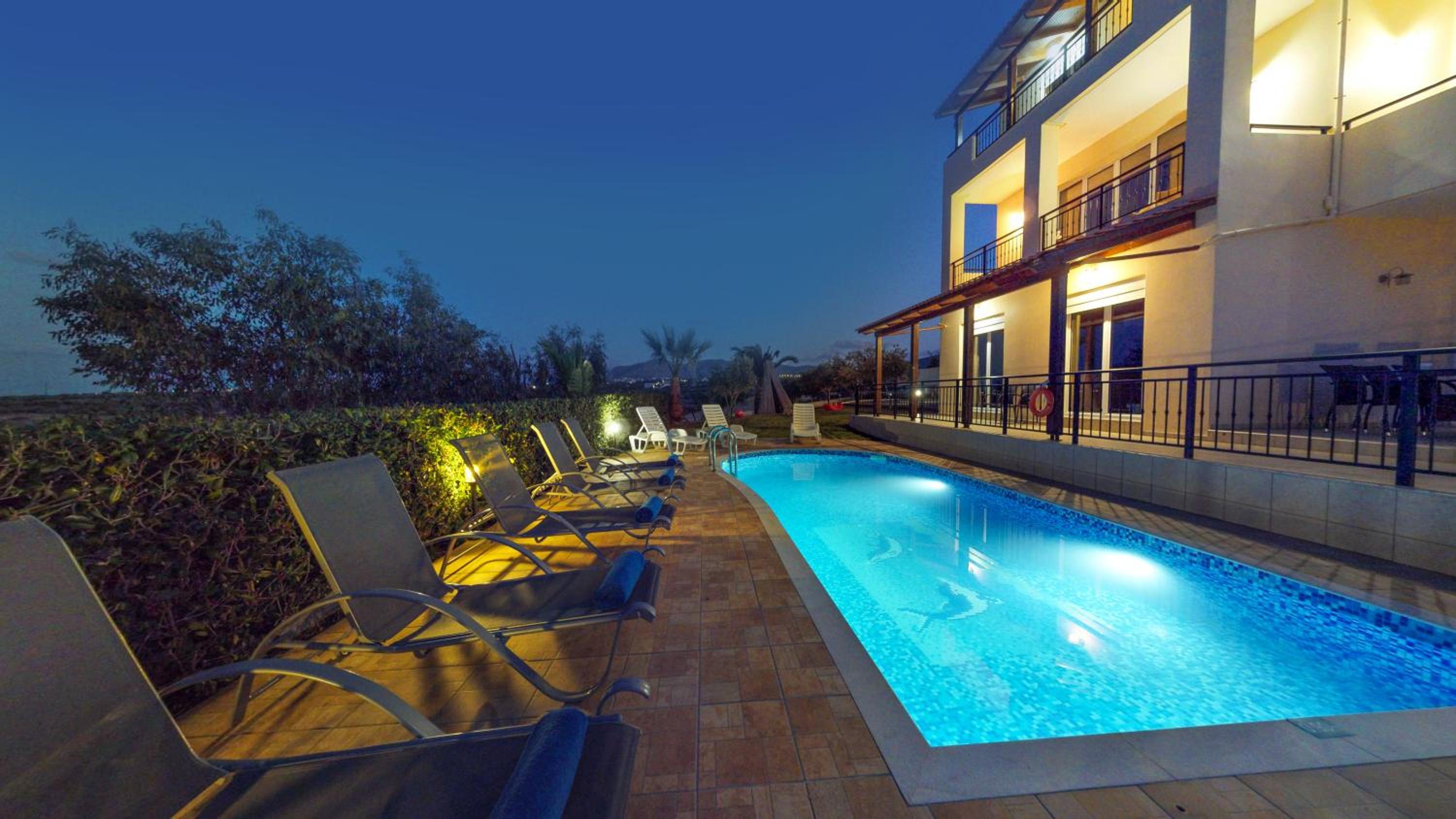 Villa Angelika two-storey house with pool for 7