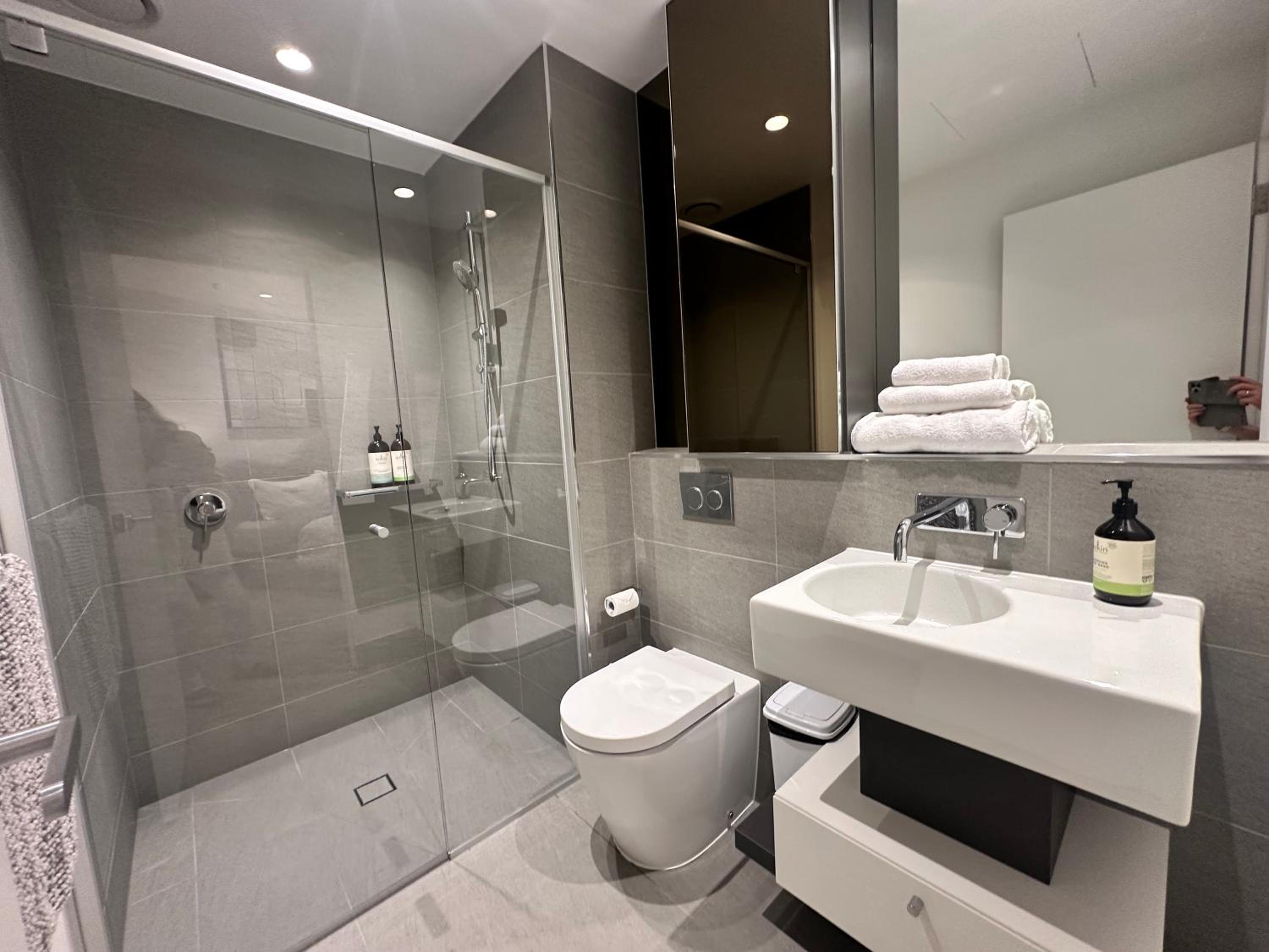 The West Horizon Executive Residence REL841