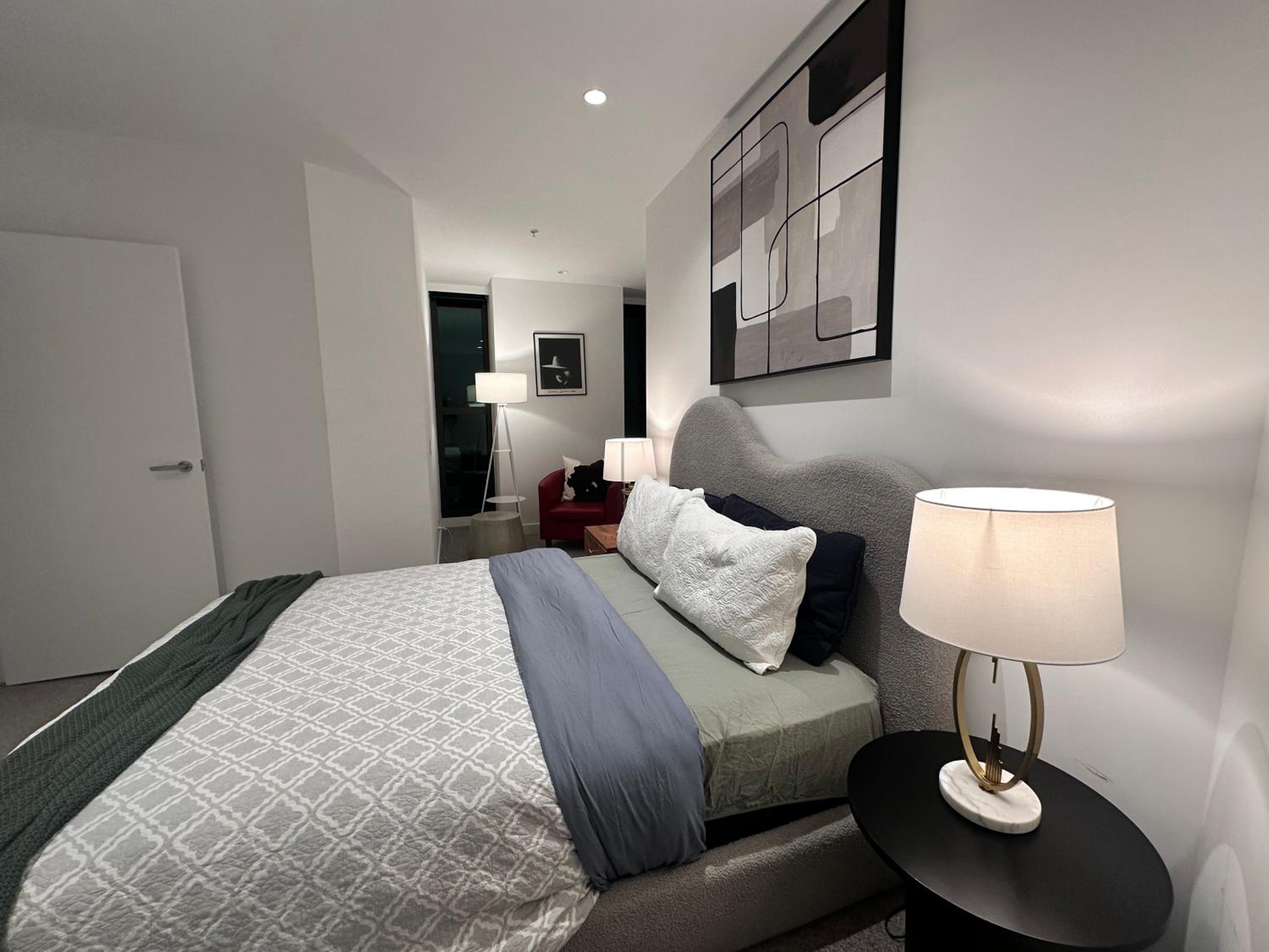 The West Horizon Executive Residence REL841